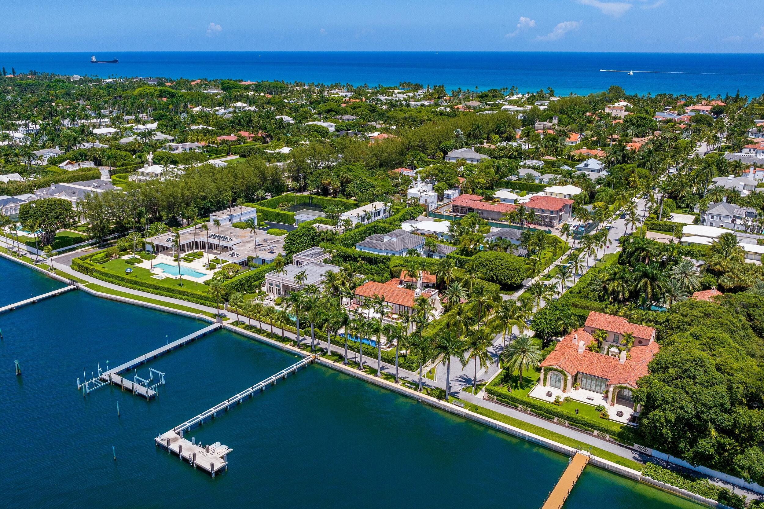 ADAMS CIRCLE - Residential