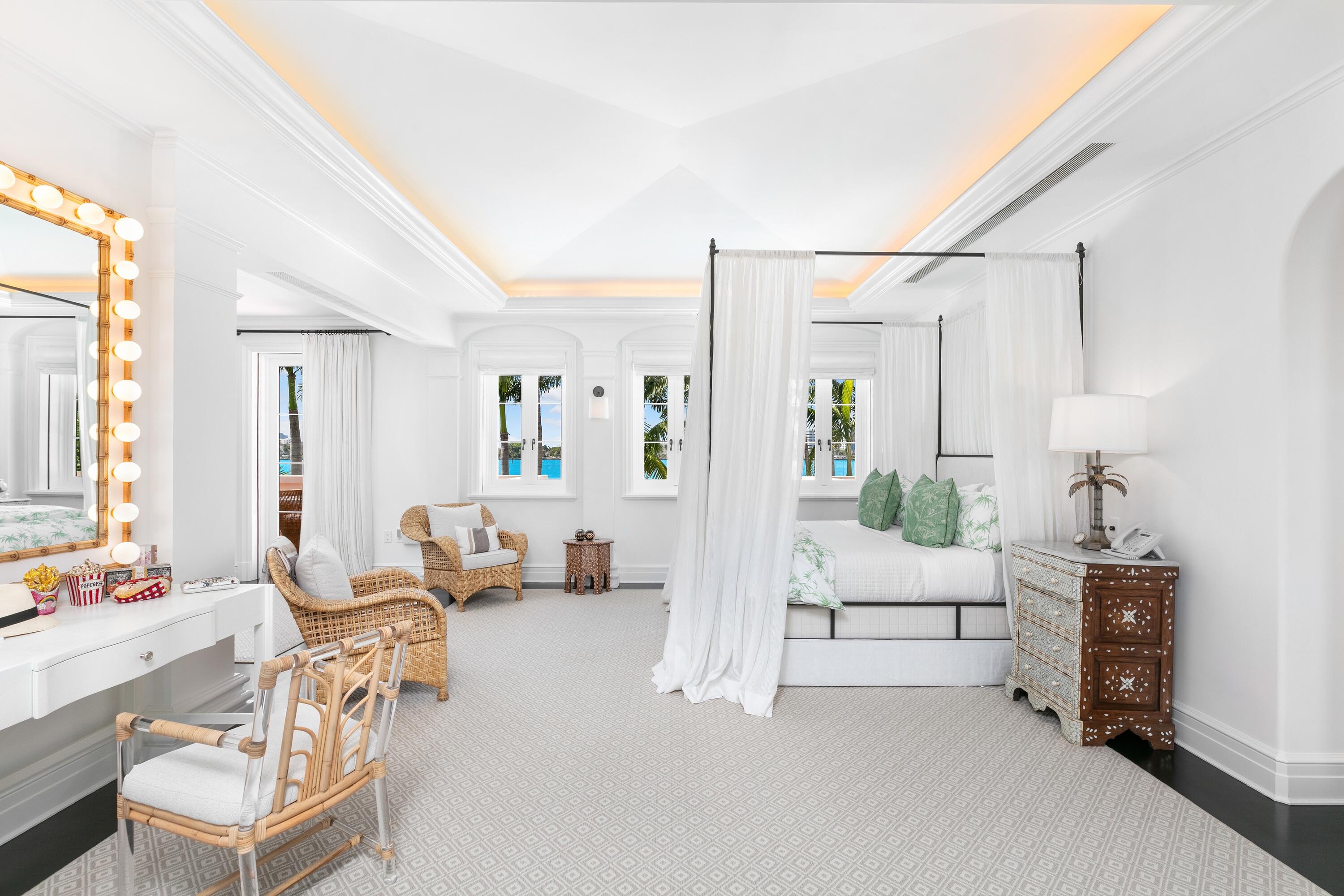 ADAMS CIRCLE - Residential