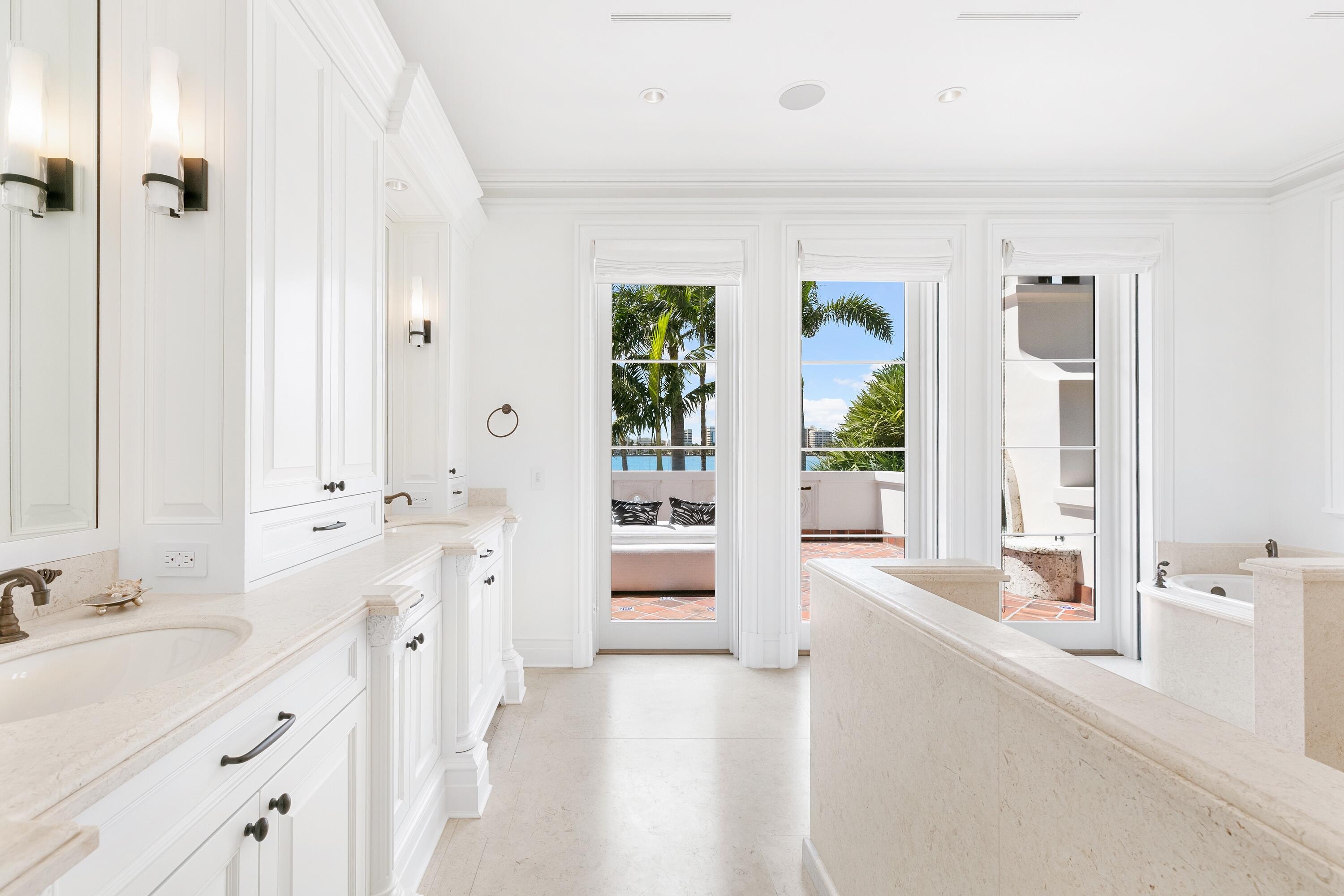 ADAMS CIRCLE - Residential