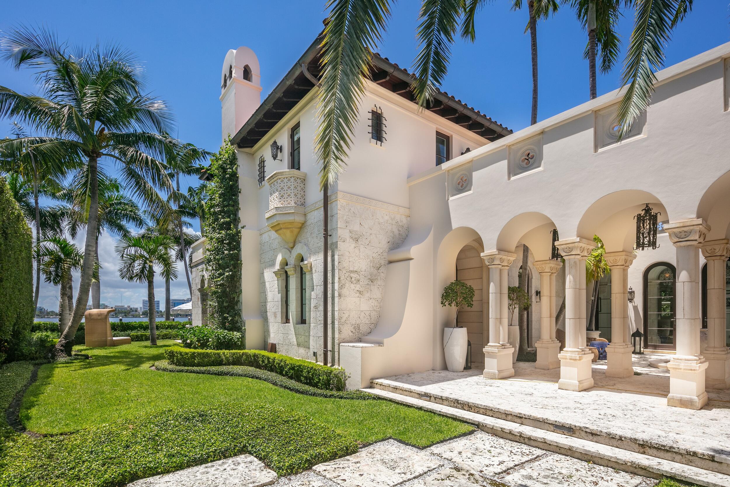 ADAMS CIRCLE - Residential