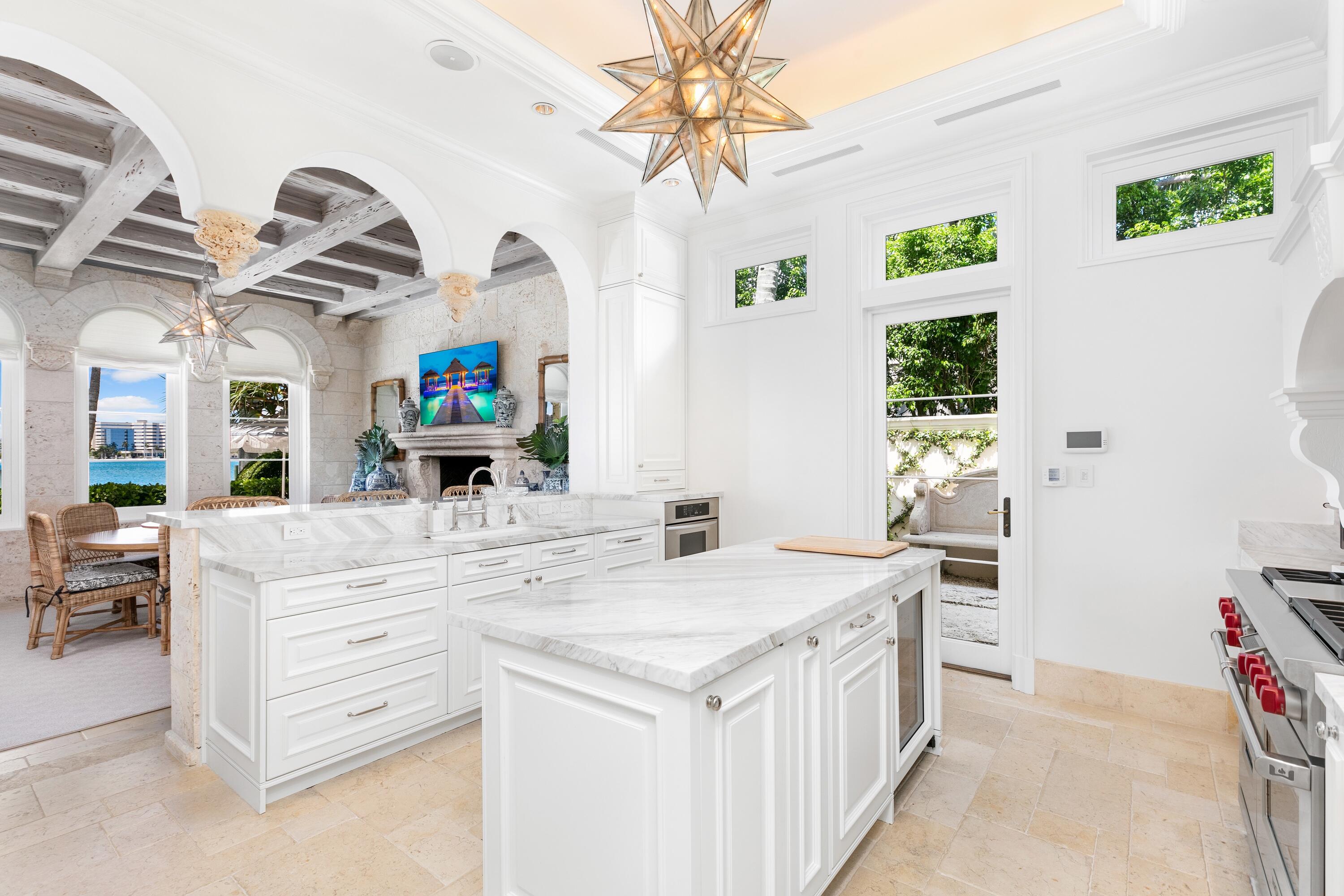 ADAMS CIRCLE - Residential