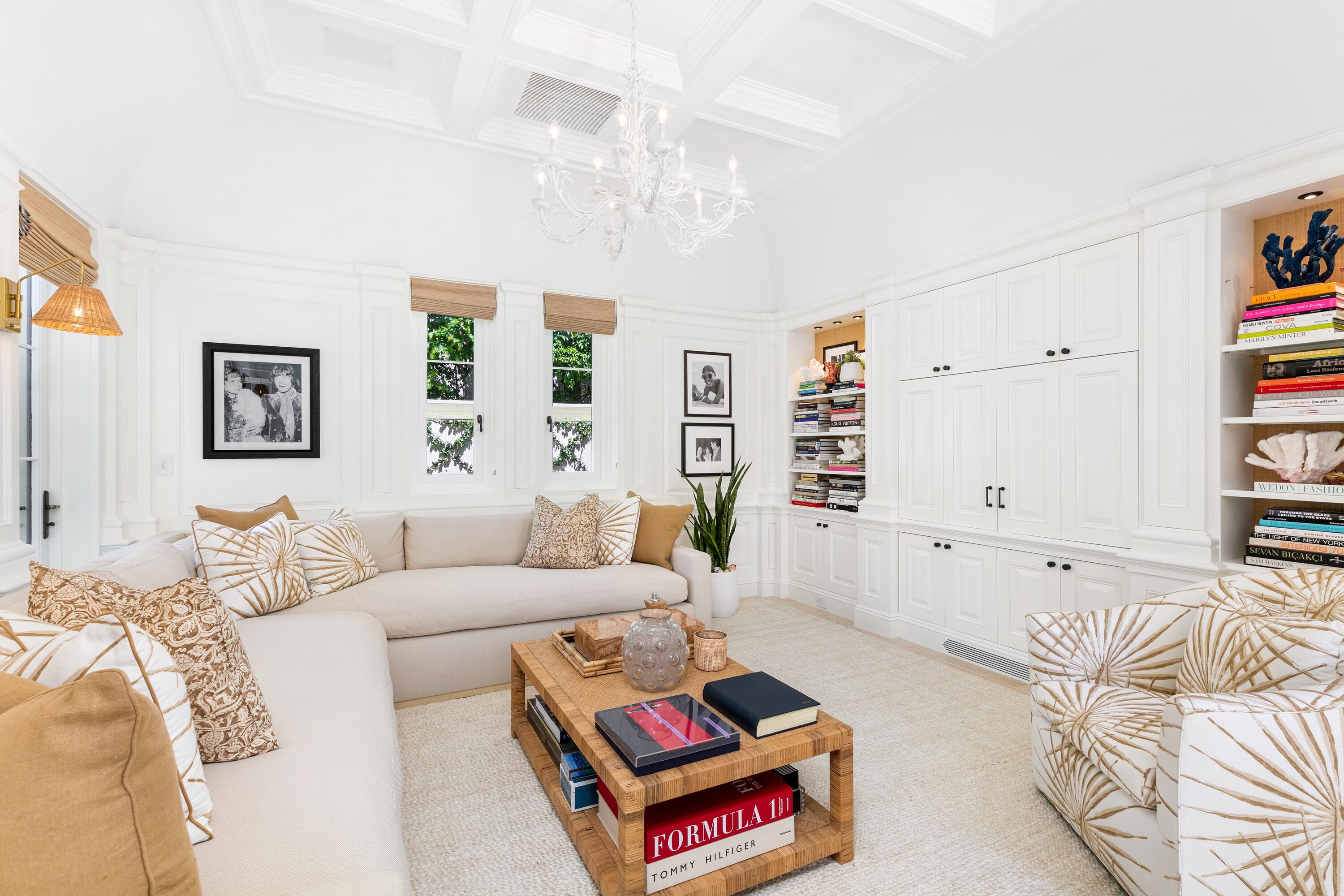 ADAMS CIRCLE - Residential