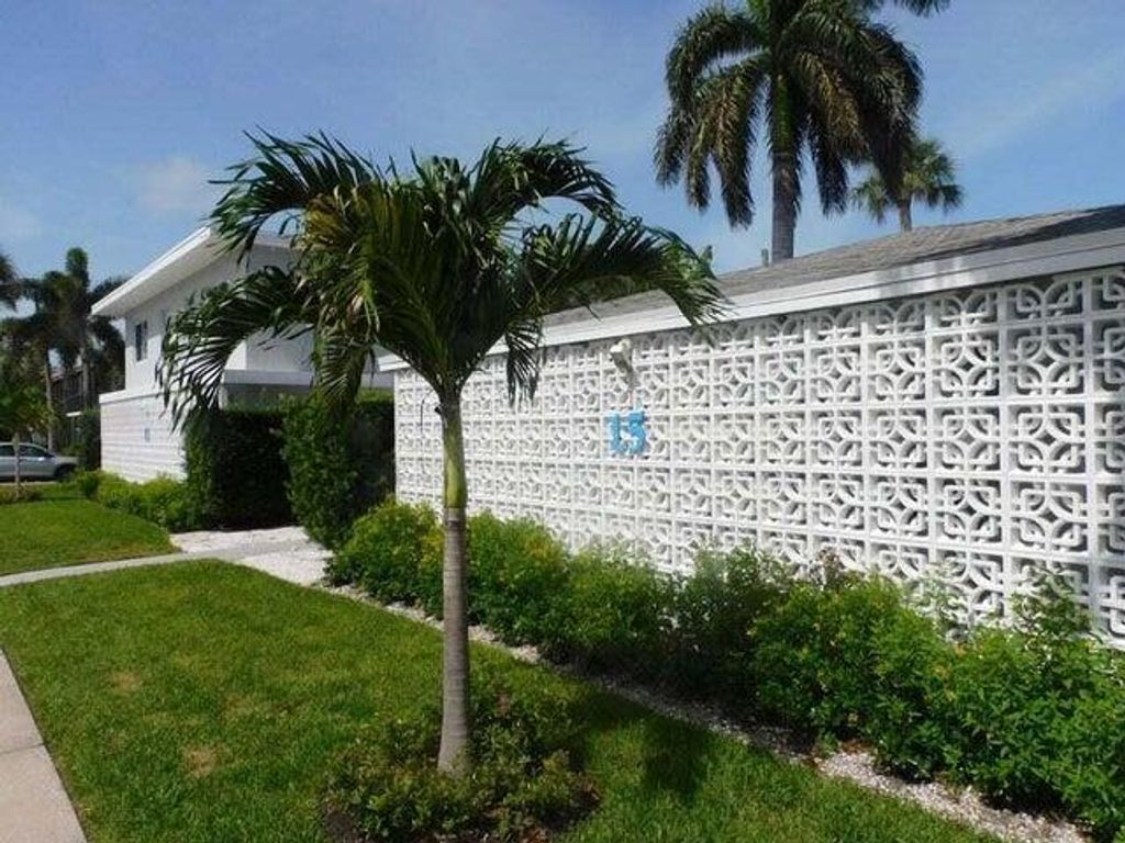 Photo of 15 S Palmway #2, Lake Worth Beach, FL 33460 (MLS # R11126229)