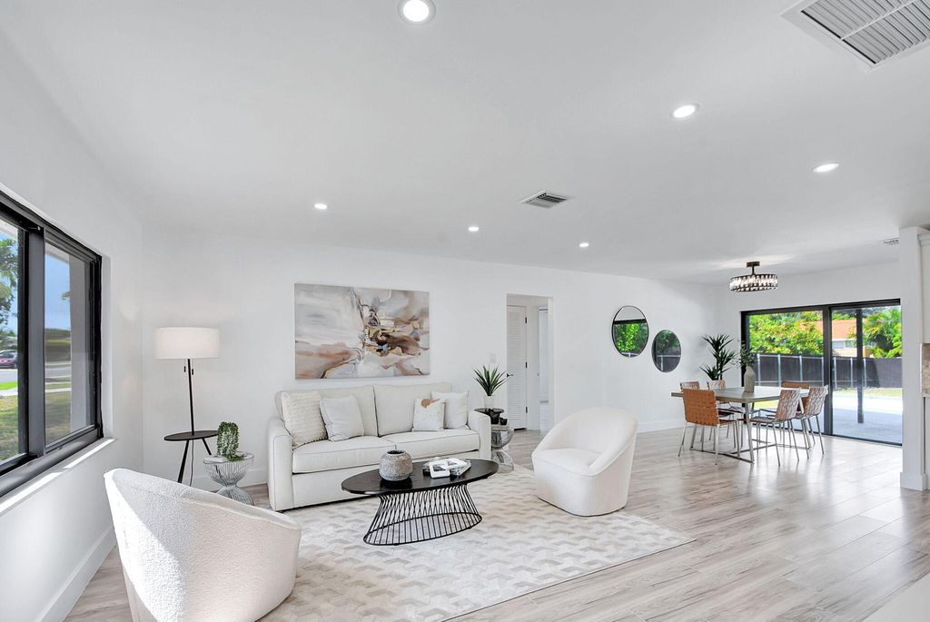 Photo of 1117 NW 7th Street, Boynton Beach, FL 33426 (MLS # R10984006)