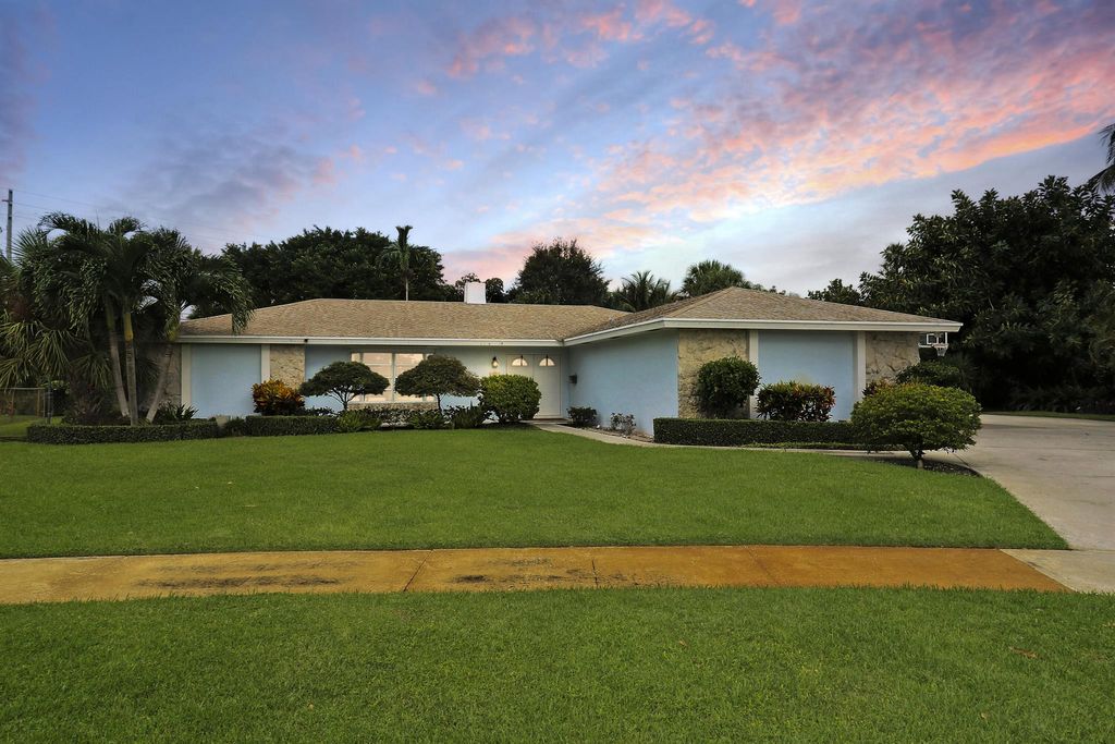 Photo of 749 Cruiser Road N, North Palm Beach, FL 33408 (MLS # R11024321)