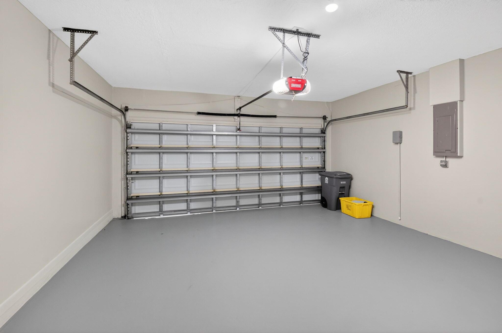 ANTIGUA POINT - Residential