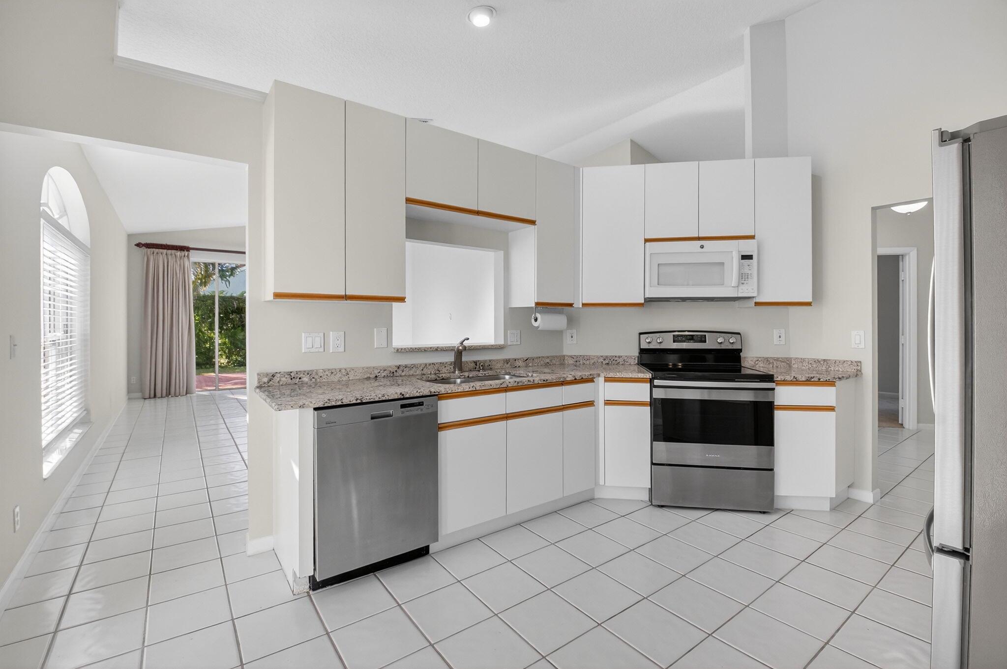 ANTIGUA POINT - Residential