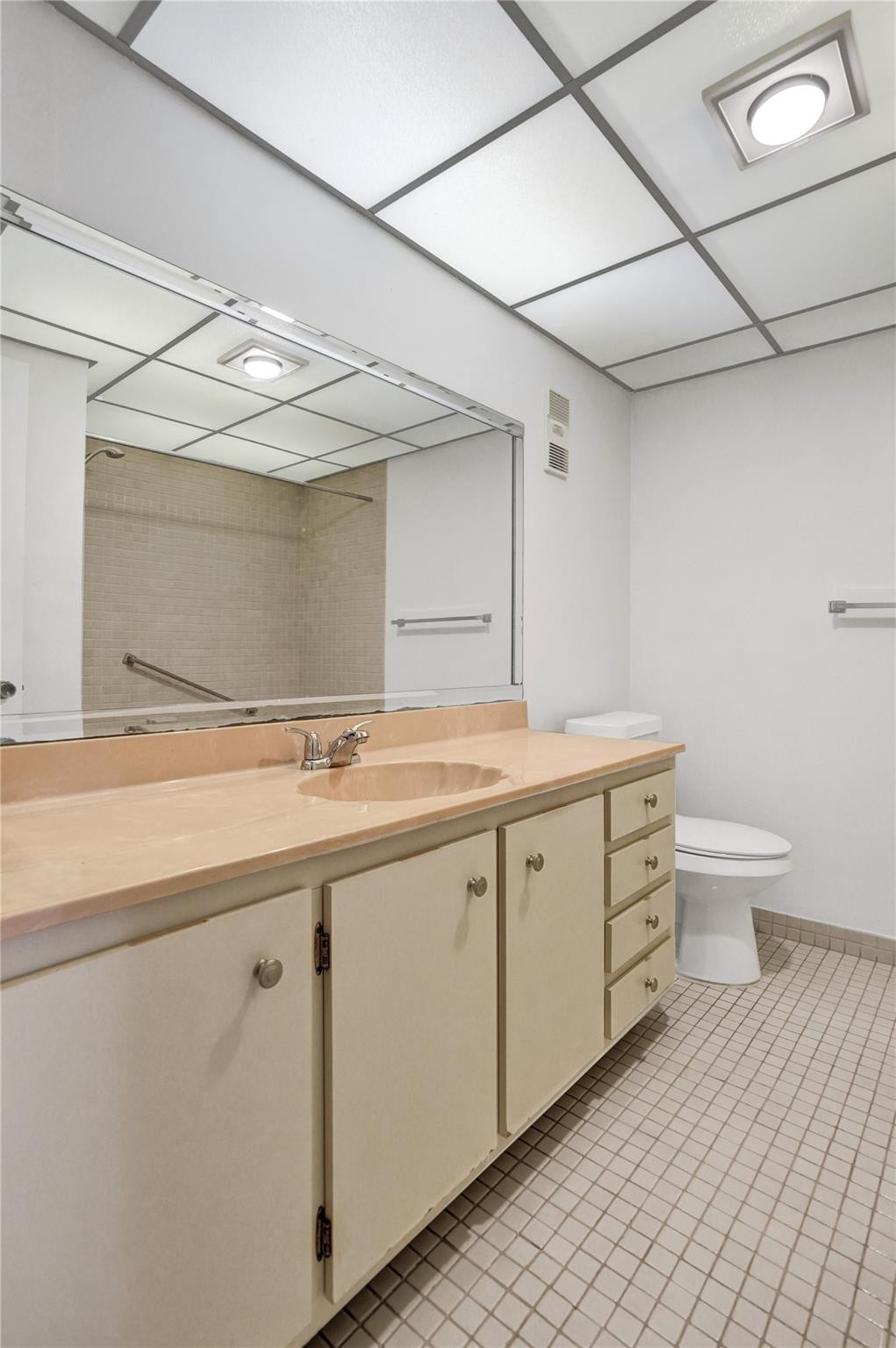 ASHMONT CONDOMINIUM E - Residential