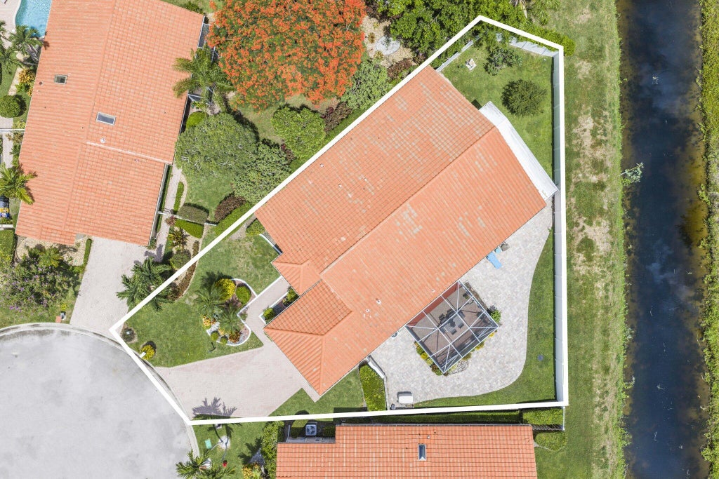 Photo of 16536 Del Palacio Court, Delray Beach, FL 33484 (MLS # B26058163)