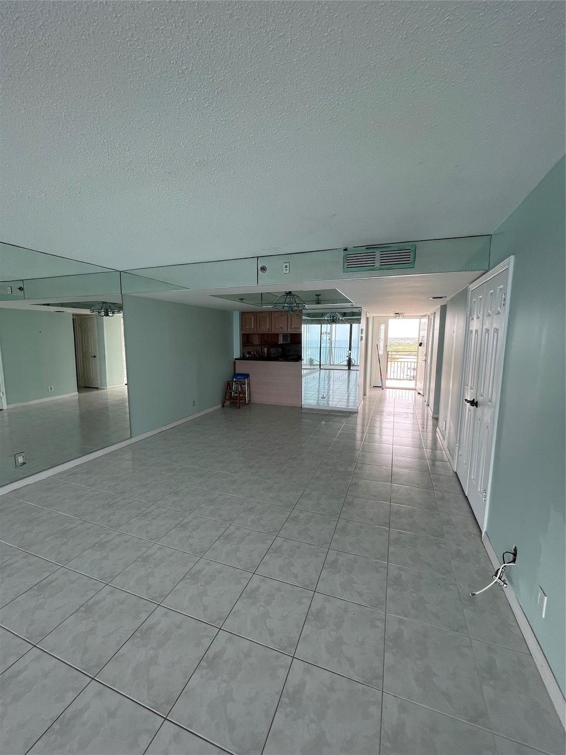 840 Ocean Dr 1005, Juno Beach, FL, 33408/$889,900 4 840 Ocean Dr 1005