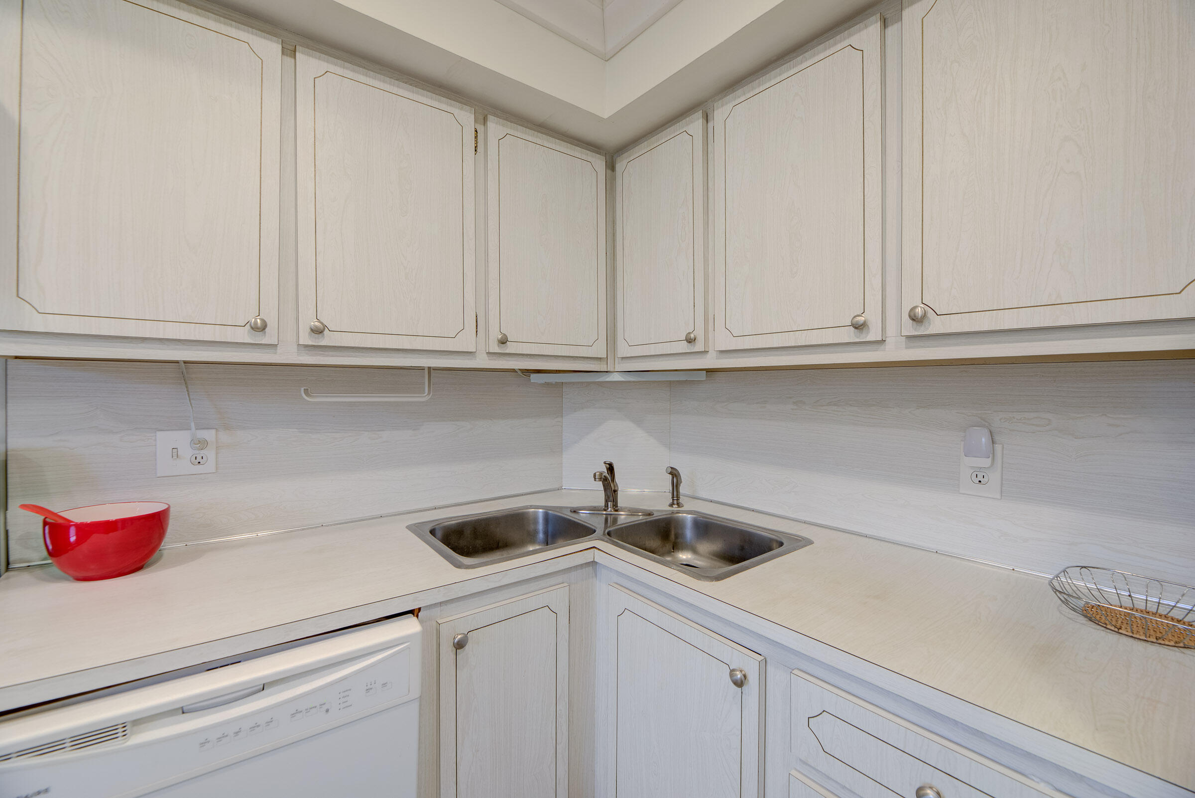 Hillsboro Cove - Residential Lease
