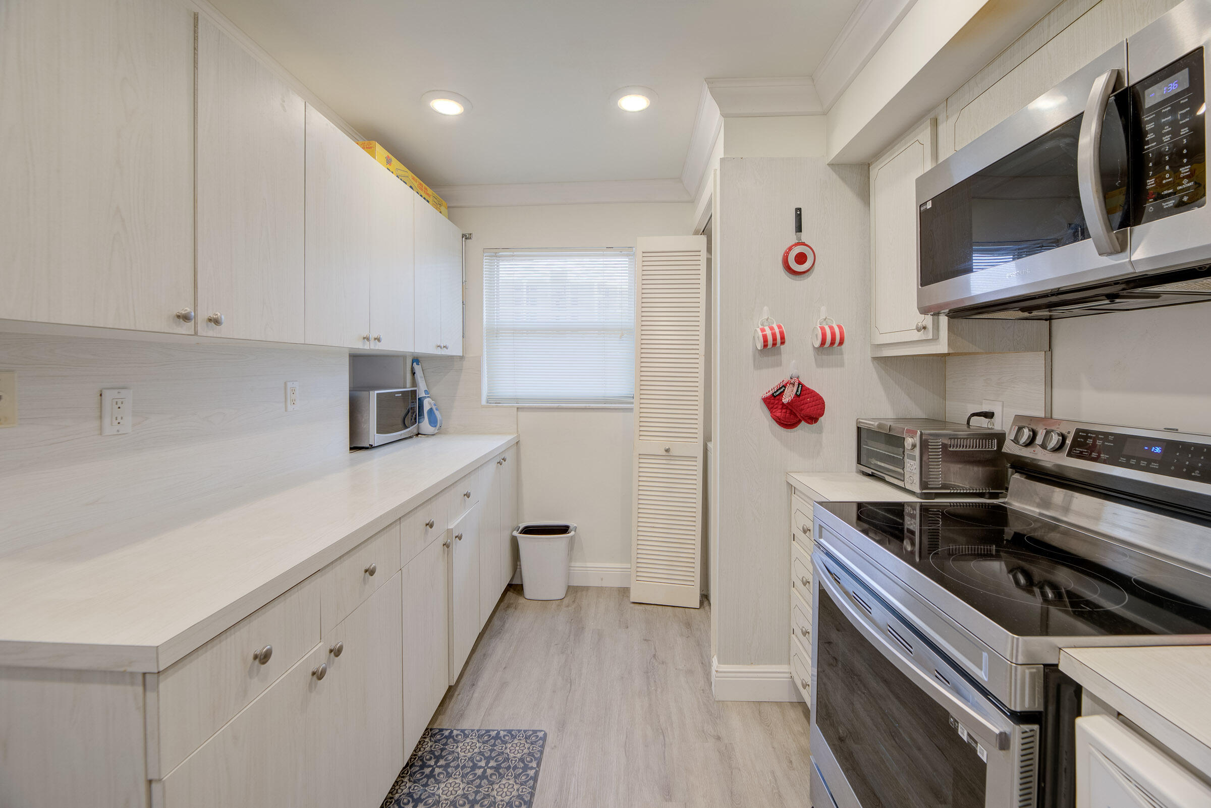 Hillsboro Cove - Residential Lease