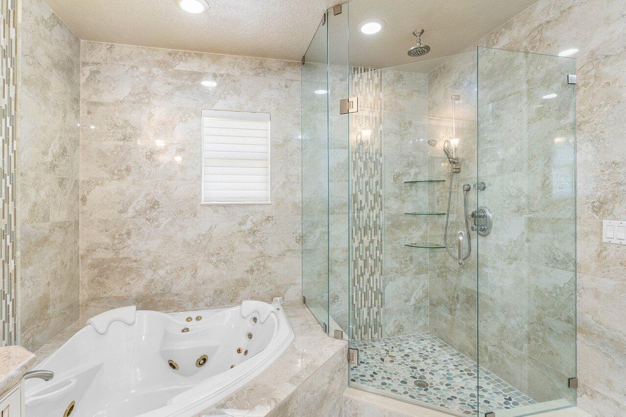 DELRAY DUNES FAIRWAY VILLAS CONDO - Residential