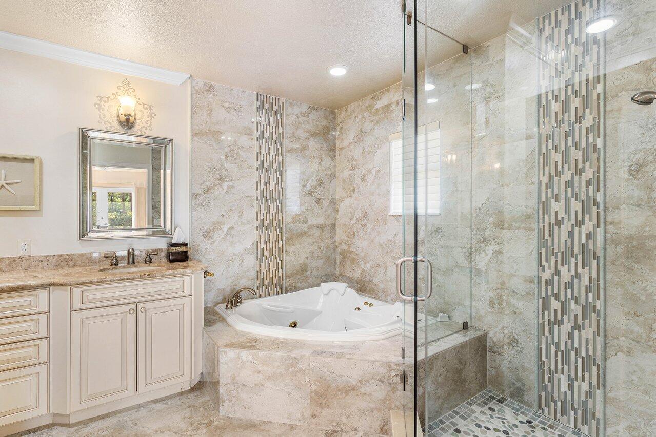 DELRAY DUNES FAIRWAY VILLAS CONDO - Residential