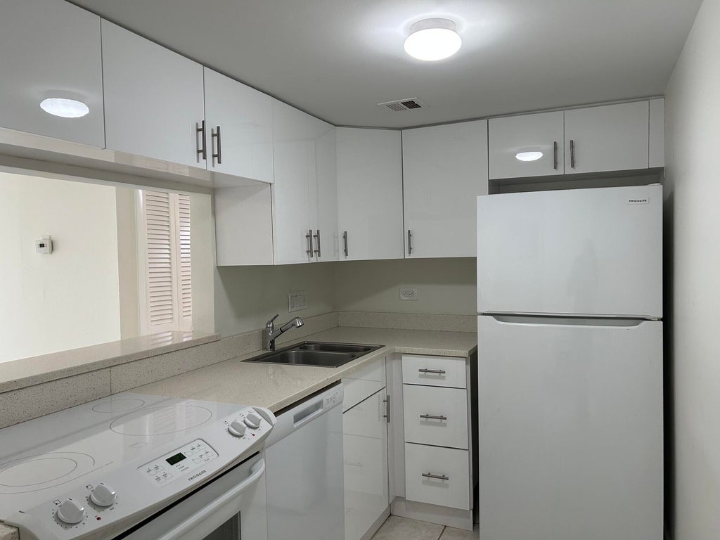 Photo of 620 NW 13th Street #15, Boca Raton, FL 33486 (MLS # B26038948)