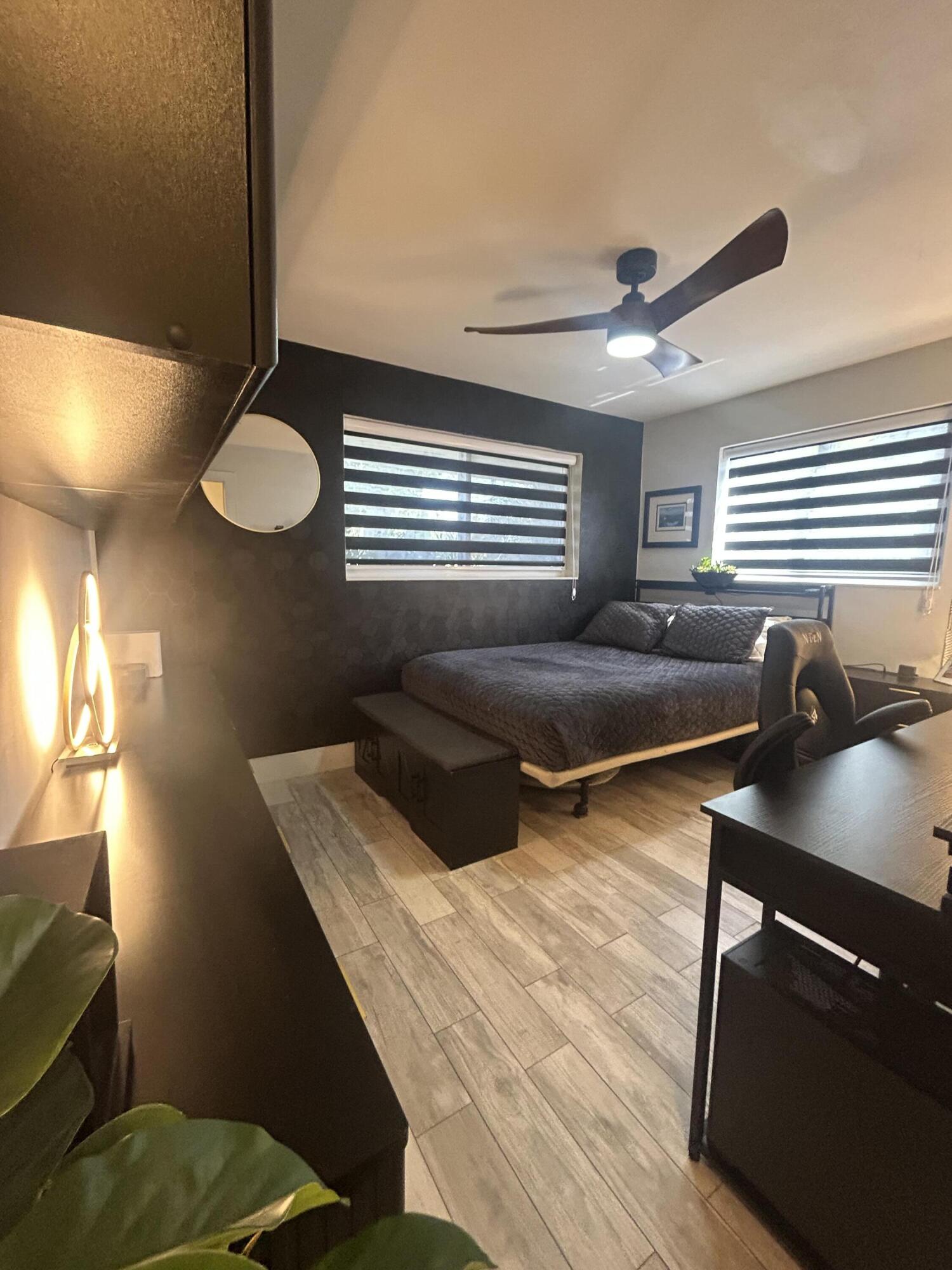 TWIN LAKES HOMES - Residential