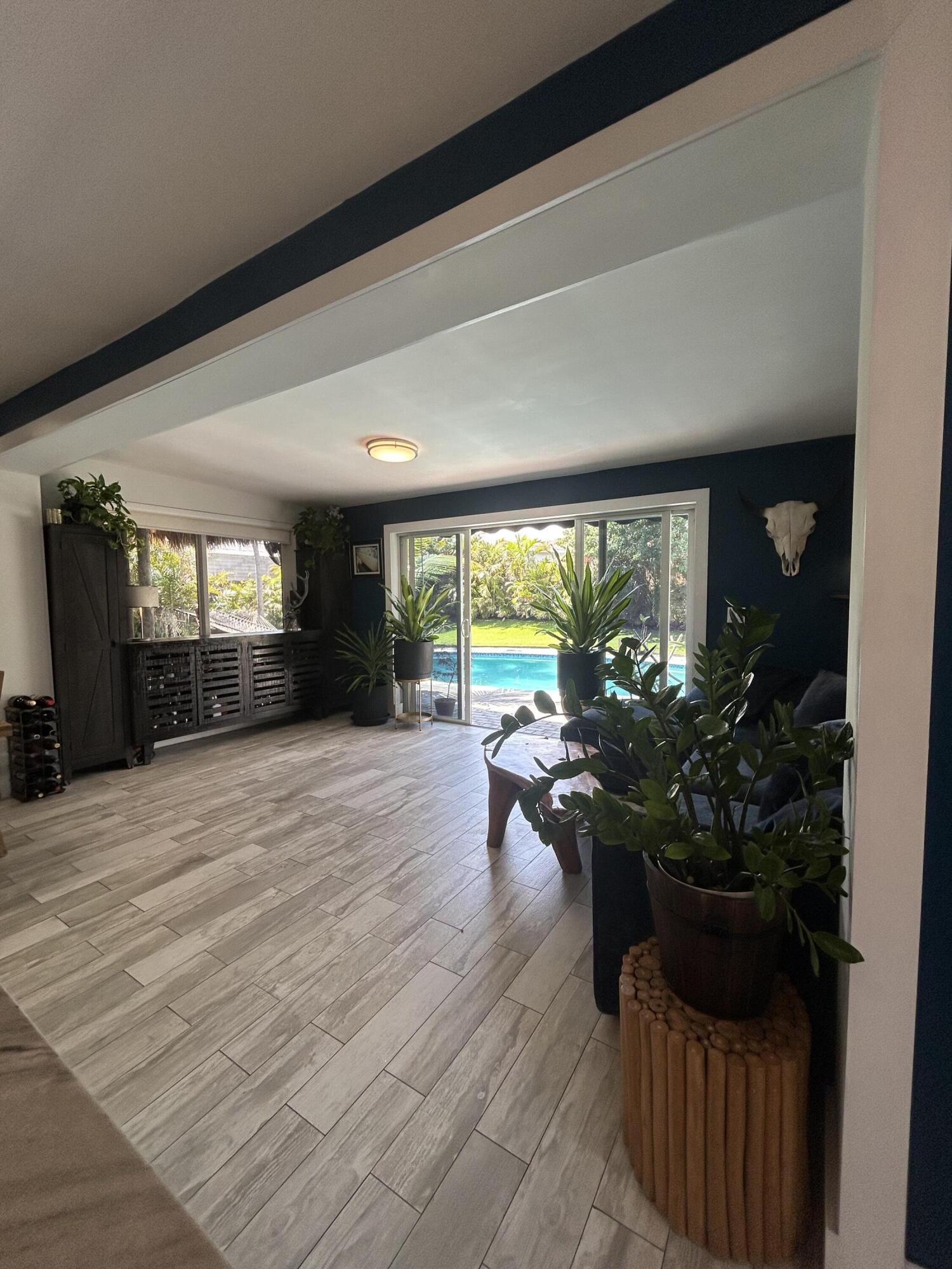 TWIN LAKES HOMES - Residential