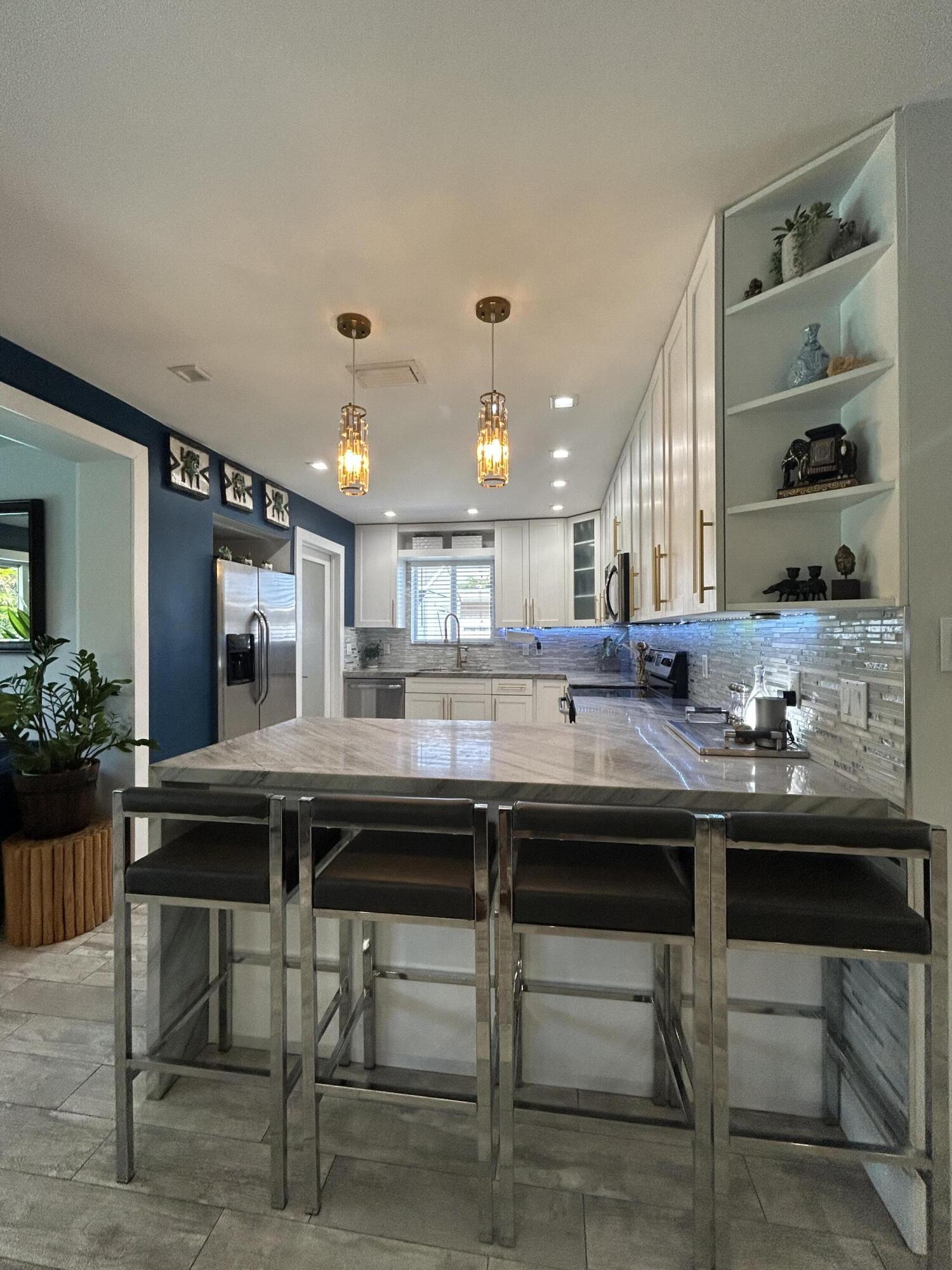 TWIN LAKES HOMES - Residential