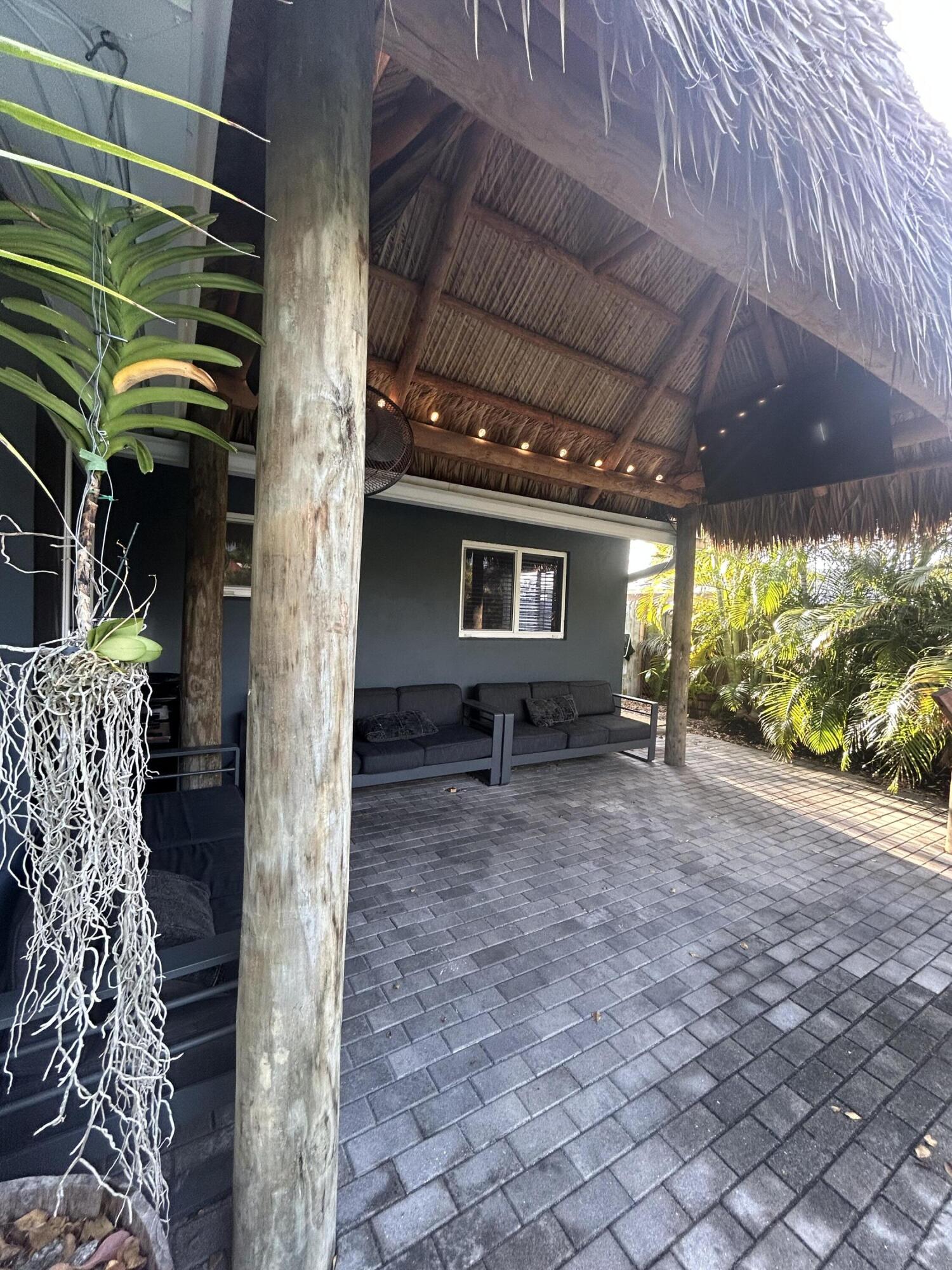 TWIN LAKES HOMES - Residential