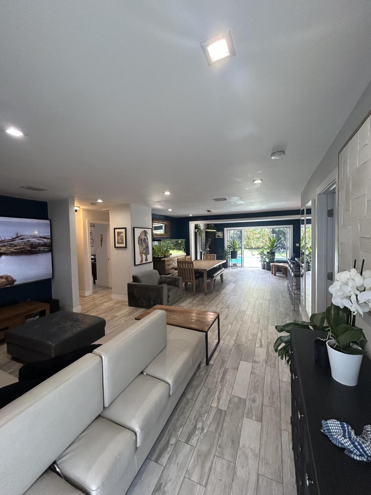 TWIN LAKES HOMES - Residential