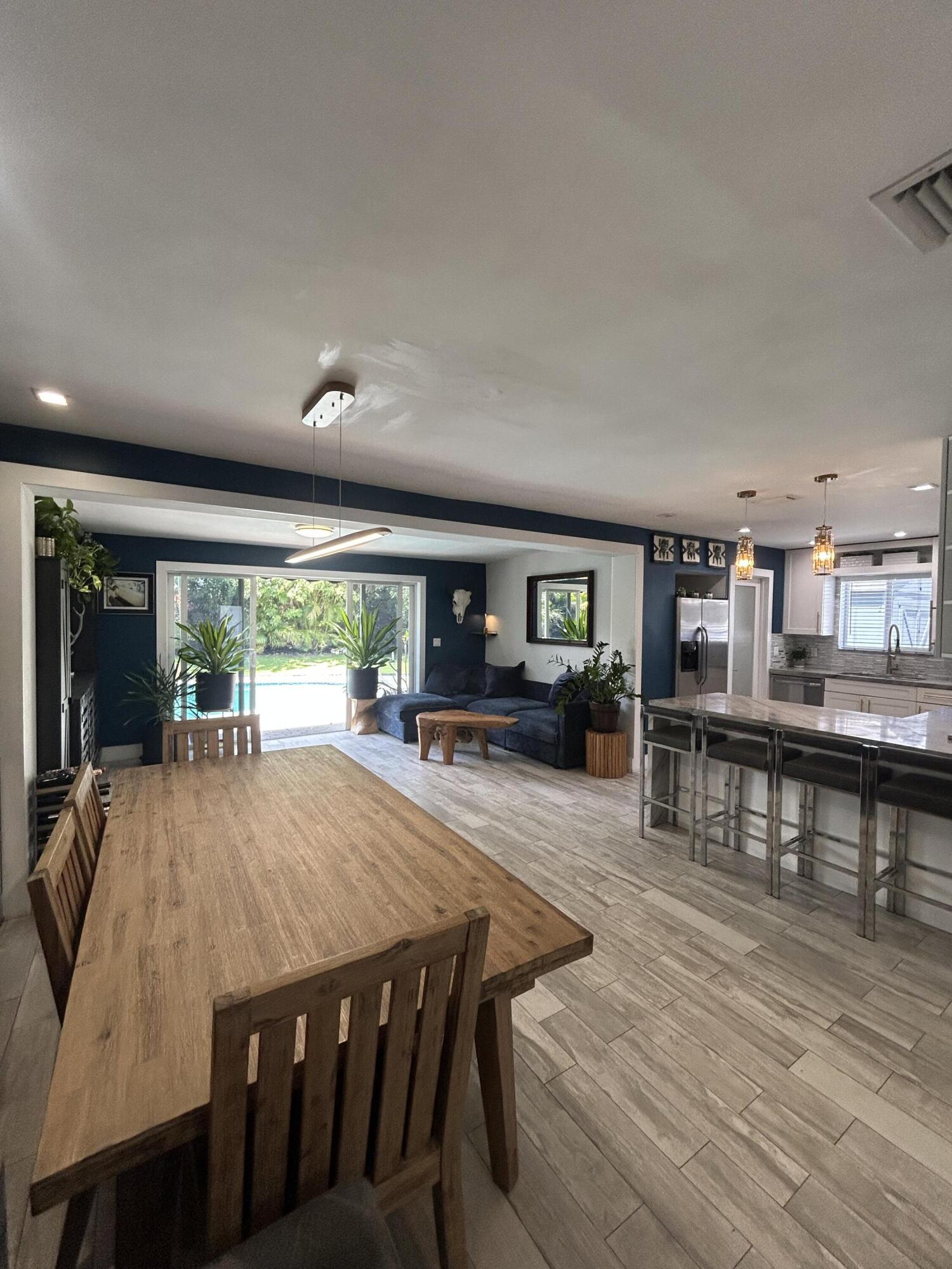 TWIN LAKES HOMES - Residential