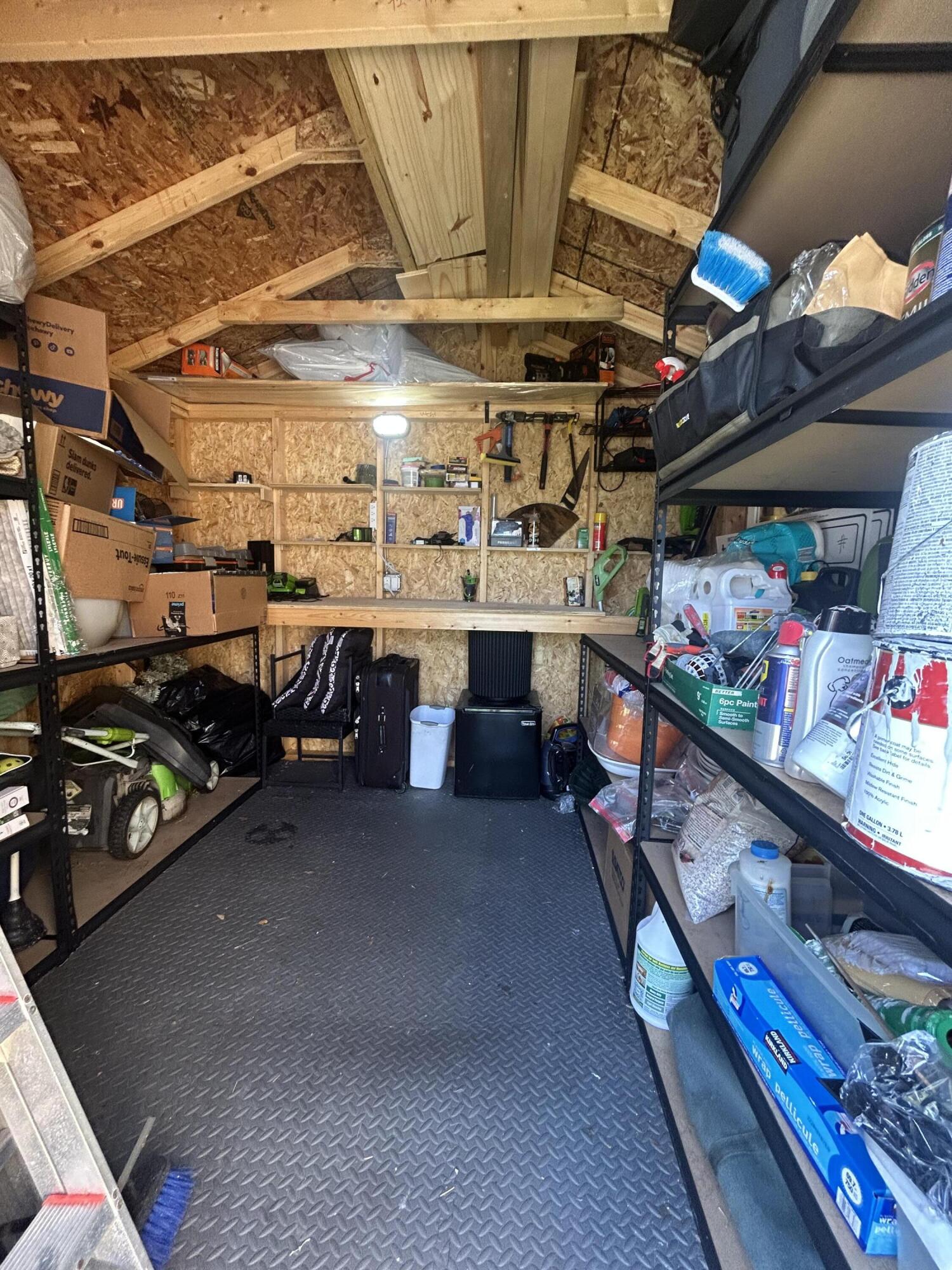 TWIN LAKES HOMES - Residential