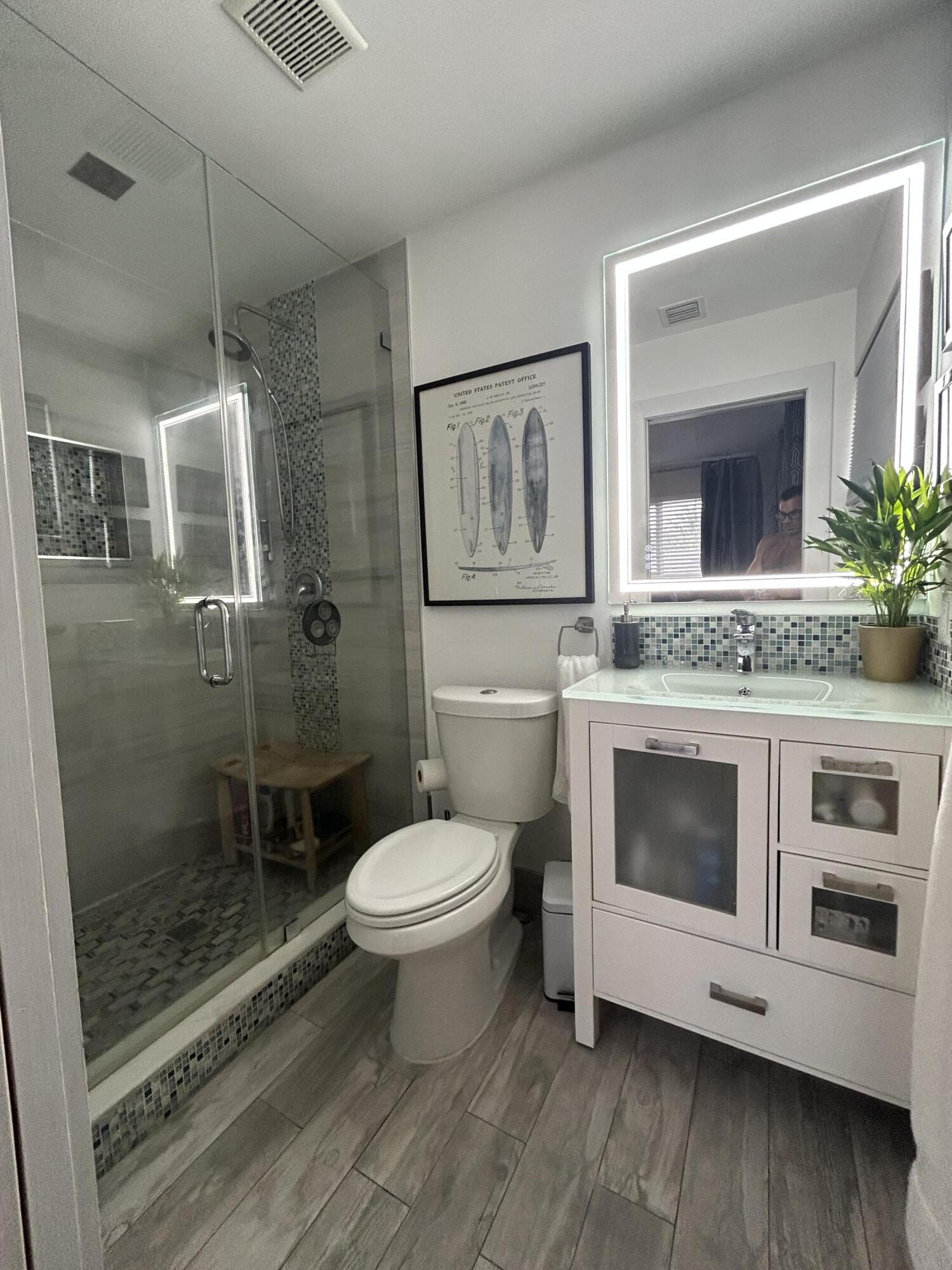 TWIN LAKES HOMES - Residential