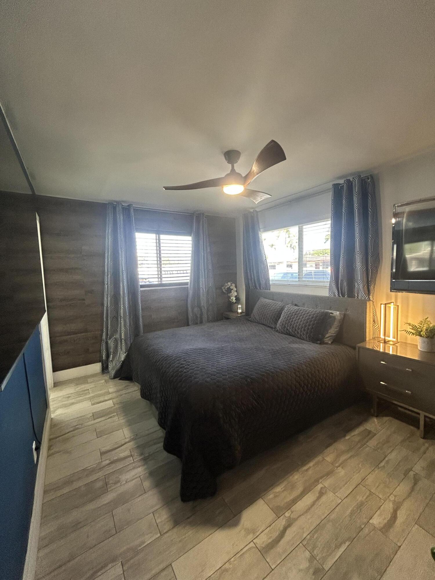 TWIN LAKES HOMES - Residential