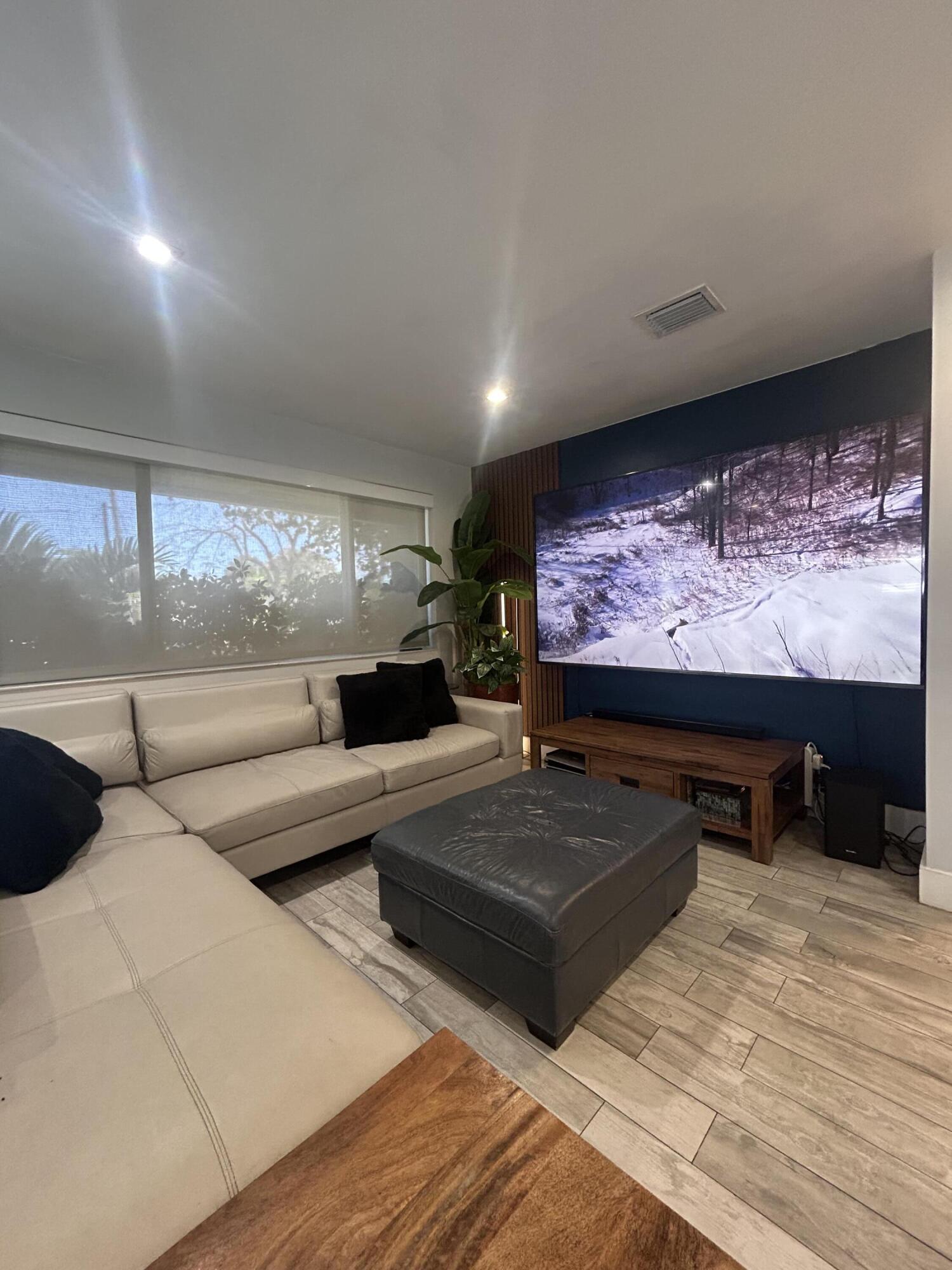 TWIN LAKES HOMES - Residential