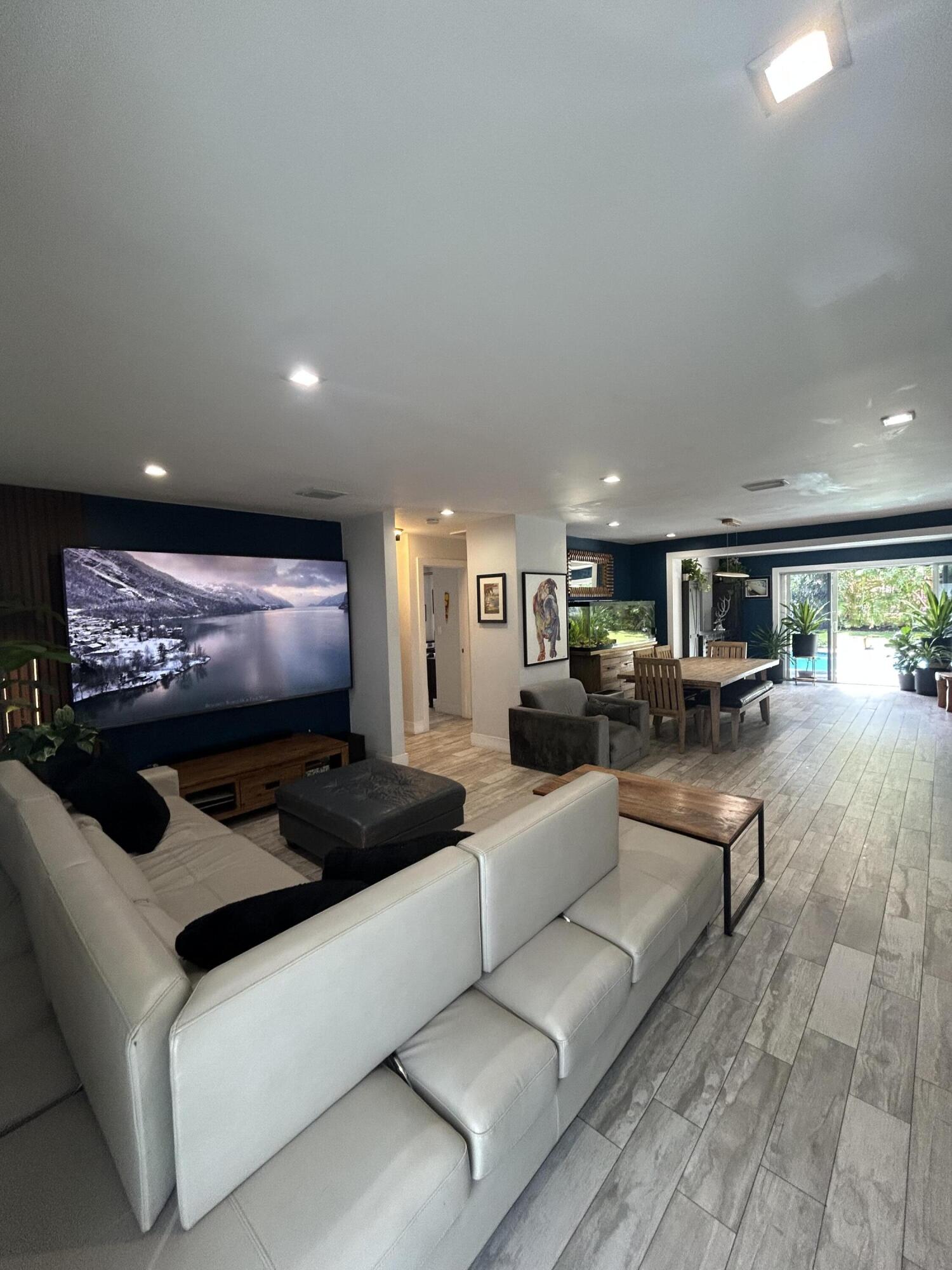 TWIN LAKES HOMES - Residential