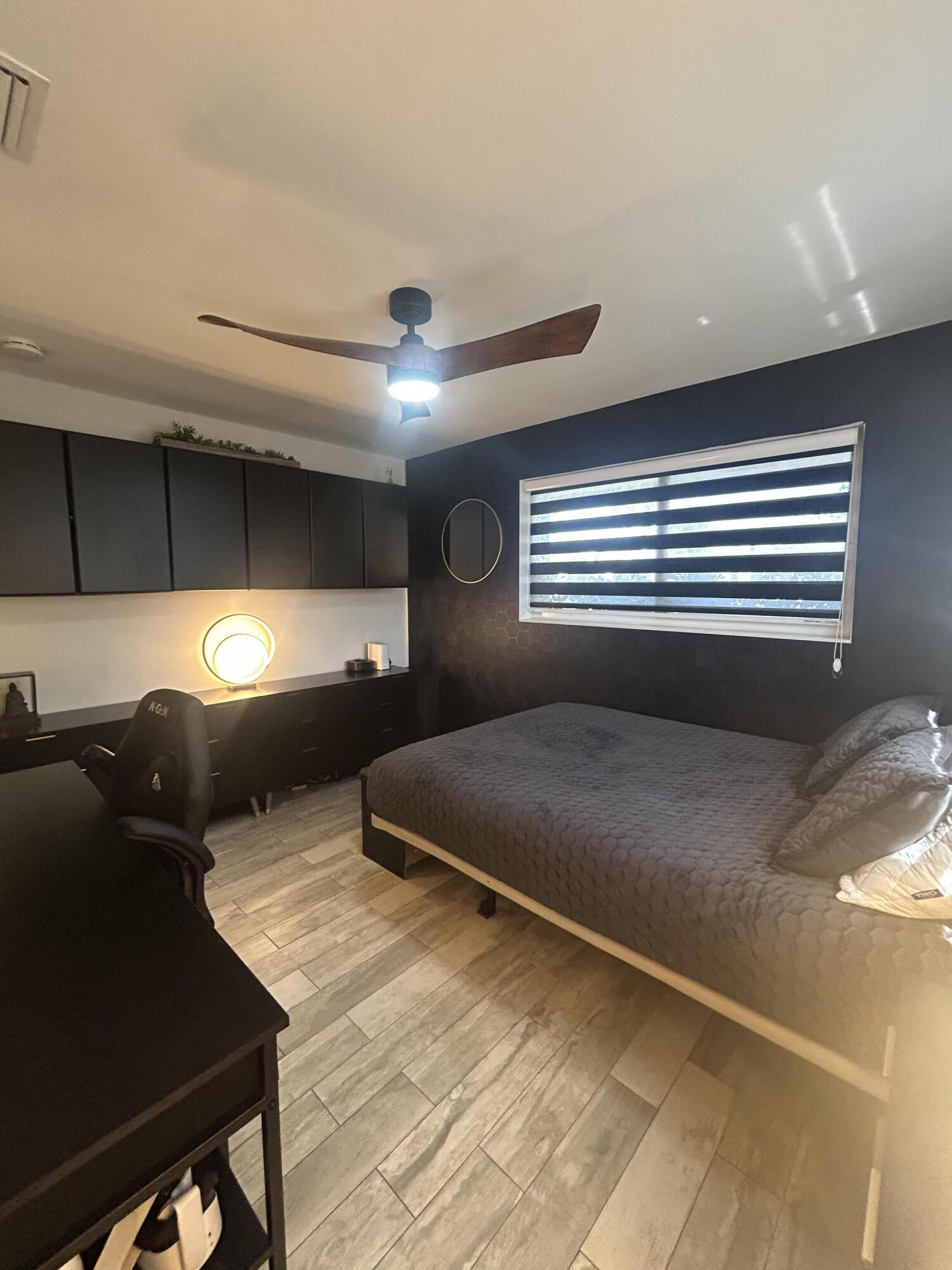 TWIN LAKES HOMES - Residential