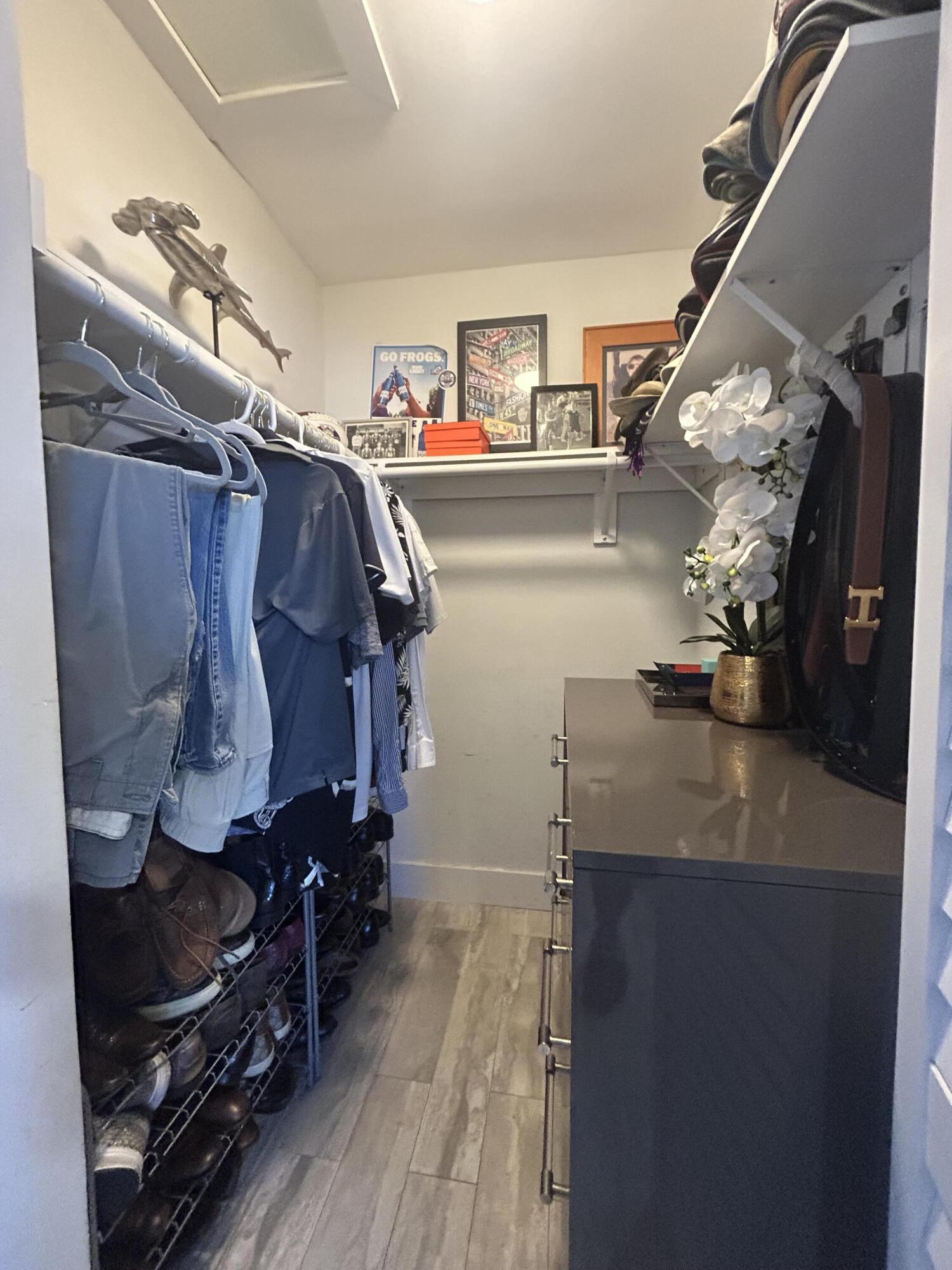 TWIN LAKES HOMES - Residential