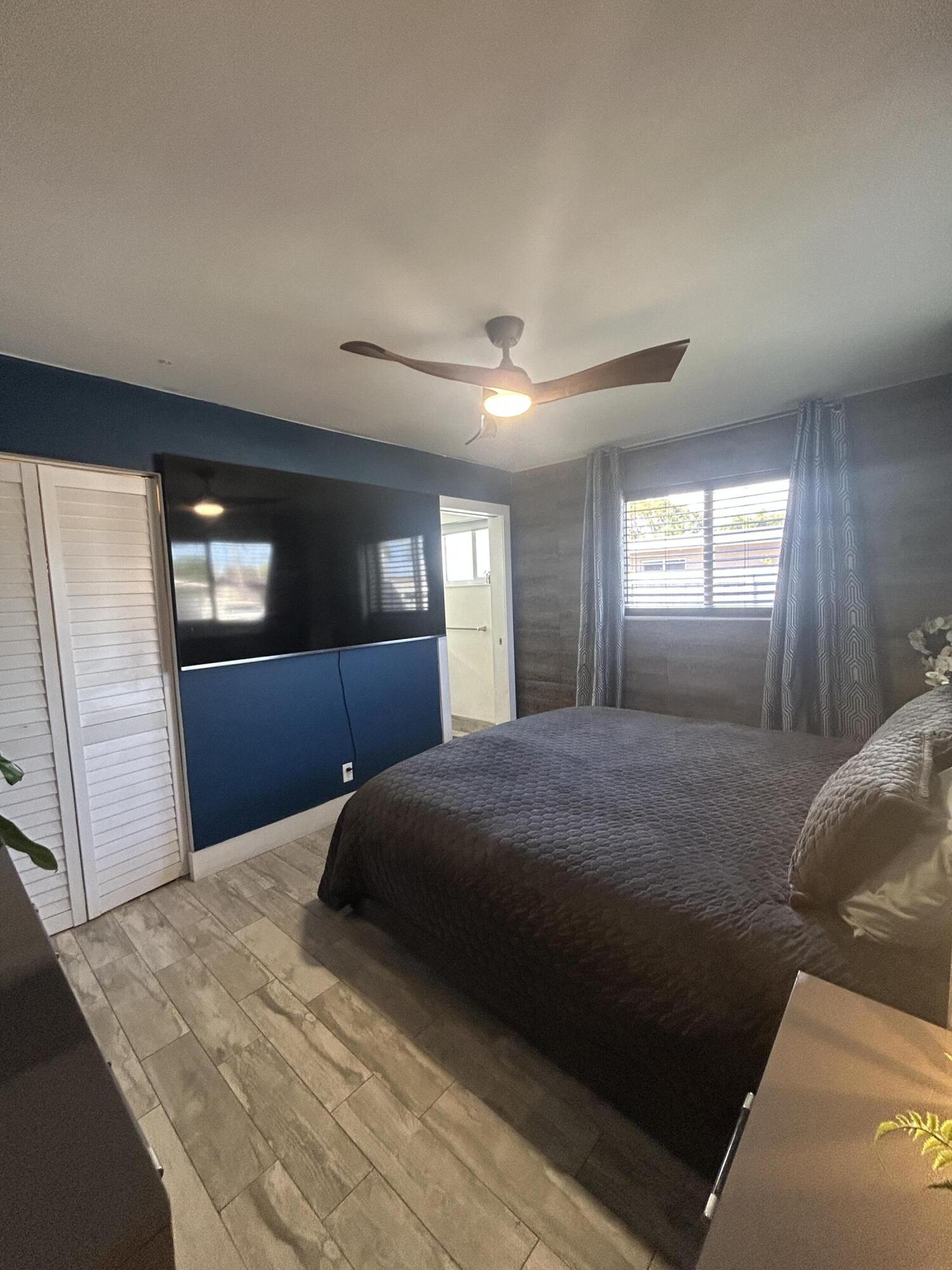 TWIN LAKES HOMES - Residential