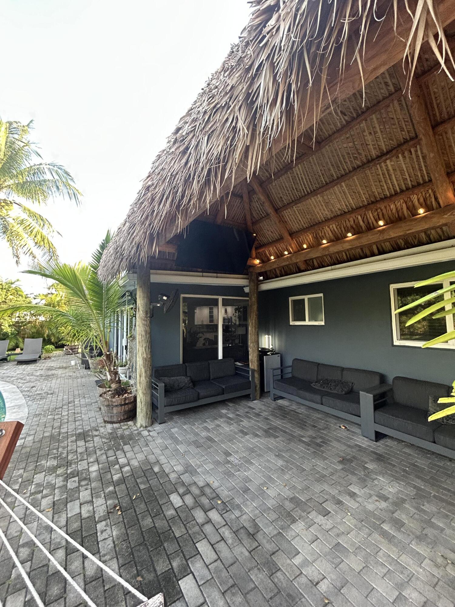 TWIN LAKES HOMES - Residential