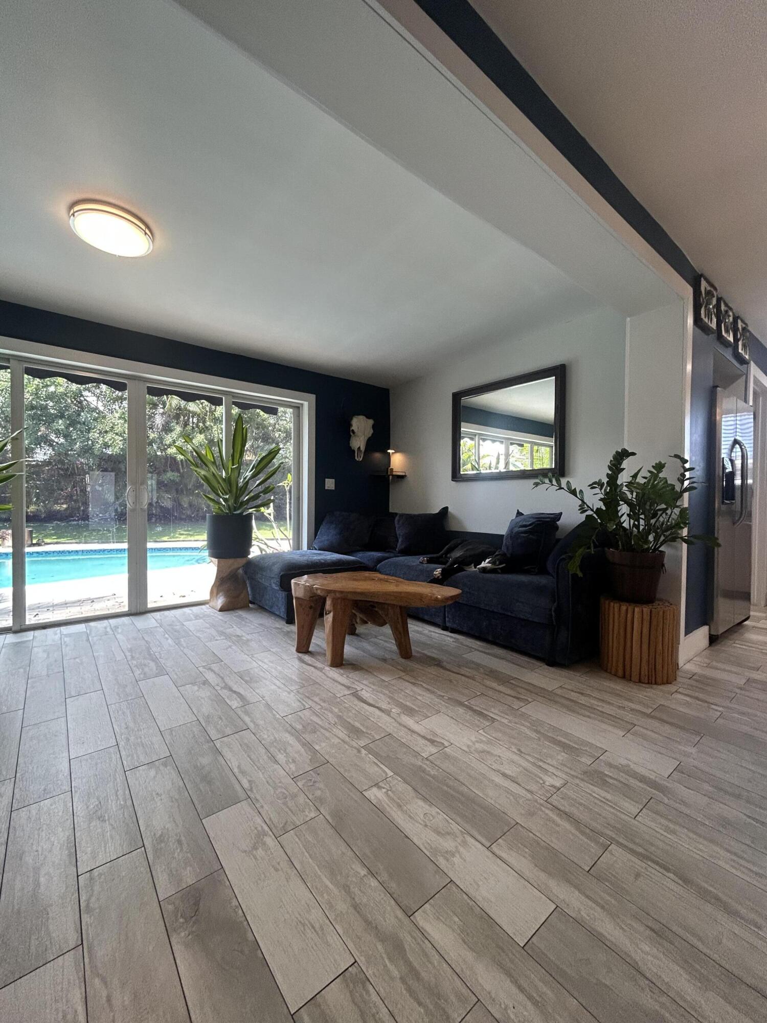 TWIN LAKES HOMES - Residential