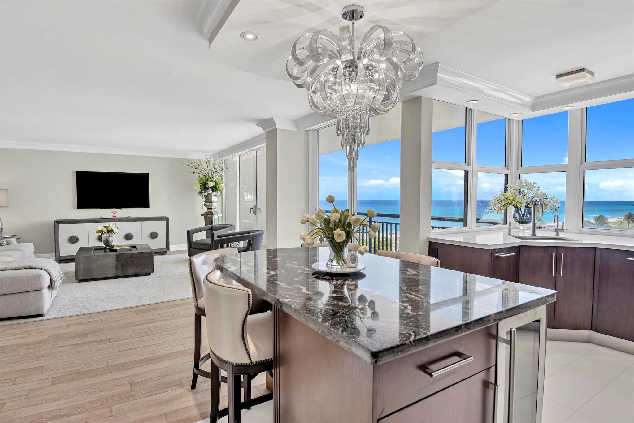 WHITEHALL CONDOMINIUM 32-47-43, SLY 100 FT OF GOV - Residential