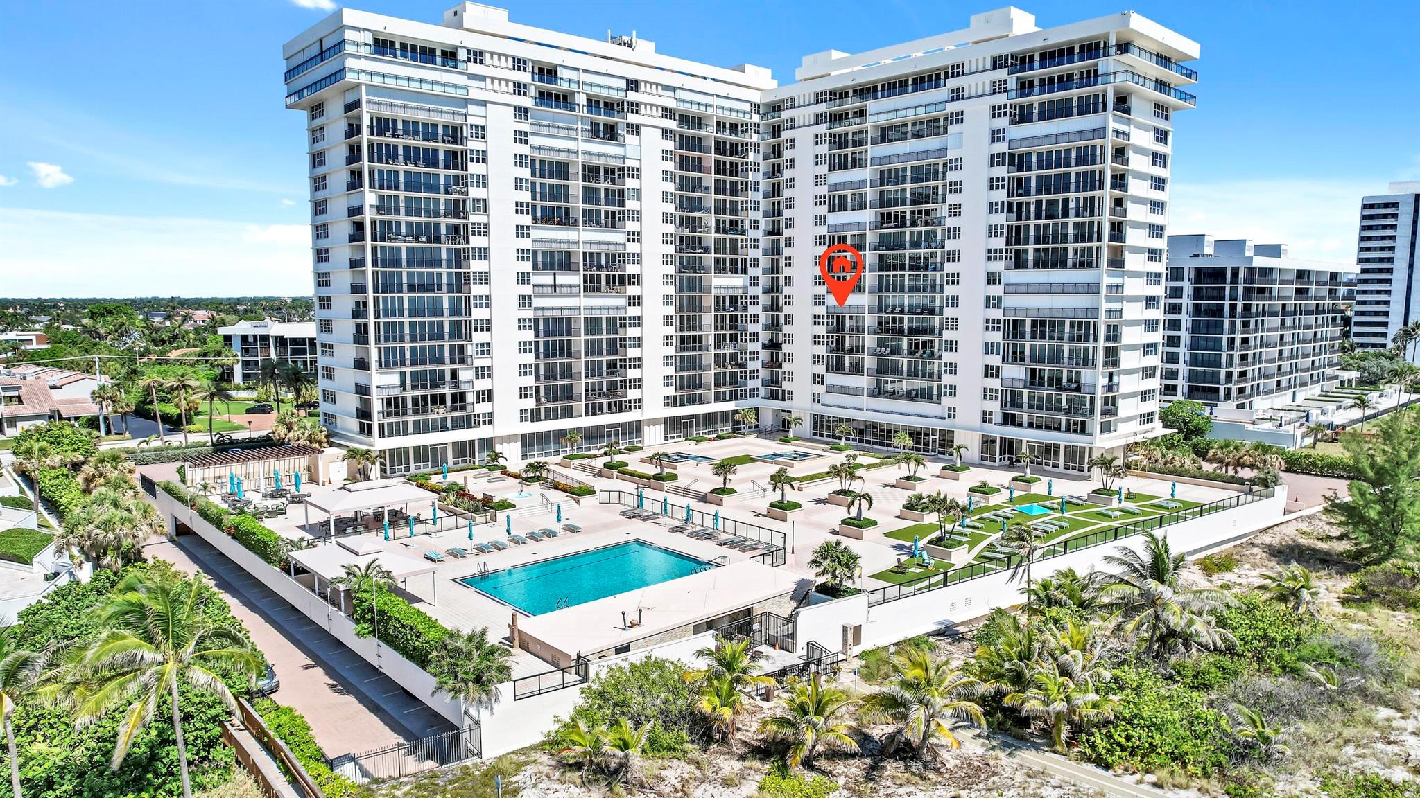 WHITEHALL CONDOMINIUM 32-47-43, SLY 100 FT OF GOV - Residential