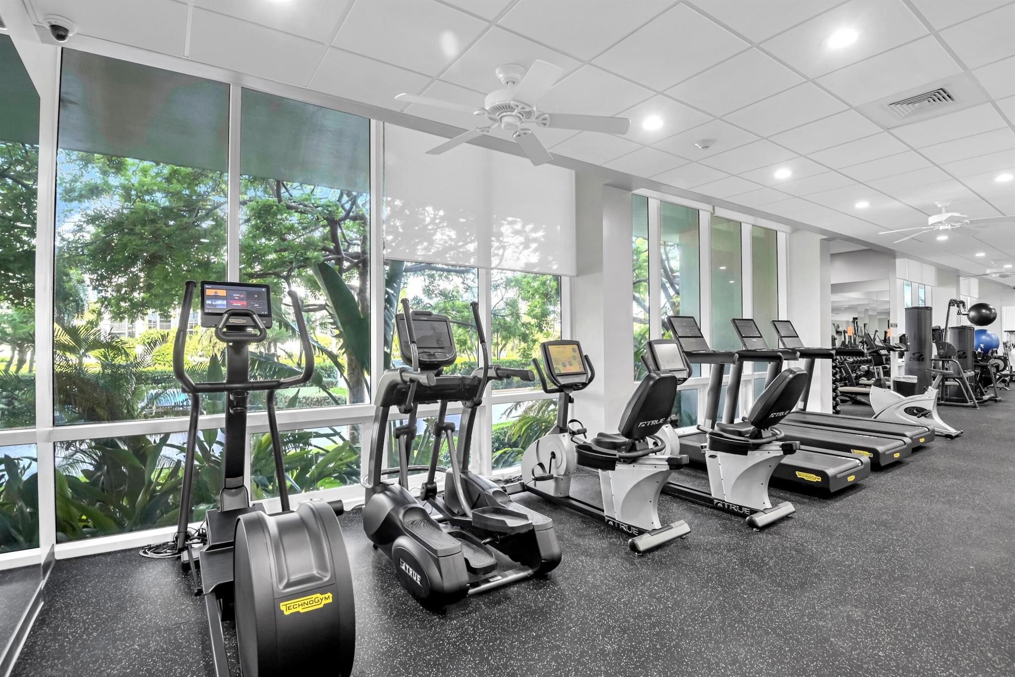 WHITEHALL CONDOMINIUM 32-47-43, SLY 100 FT OF GOV - Residential