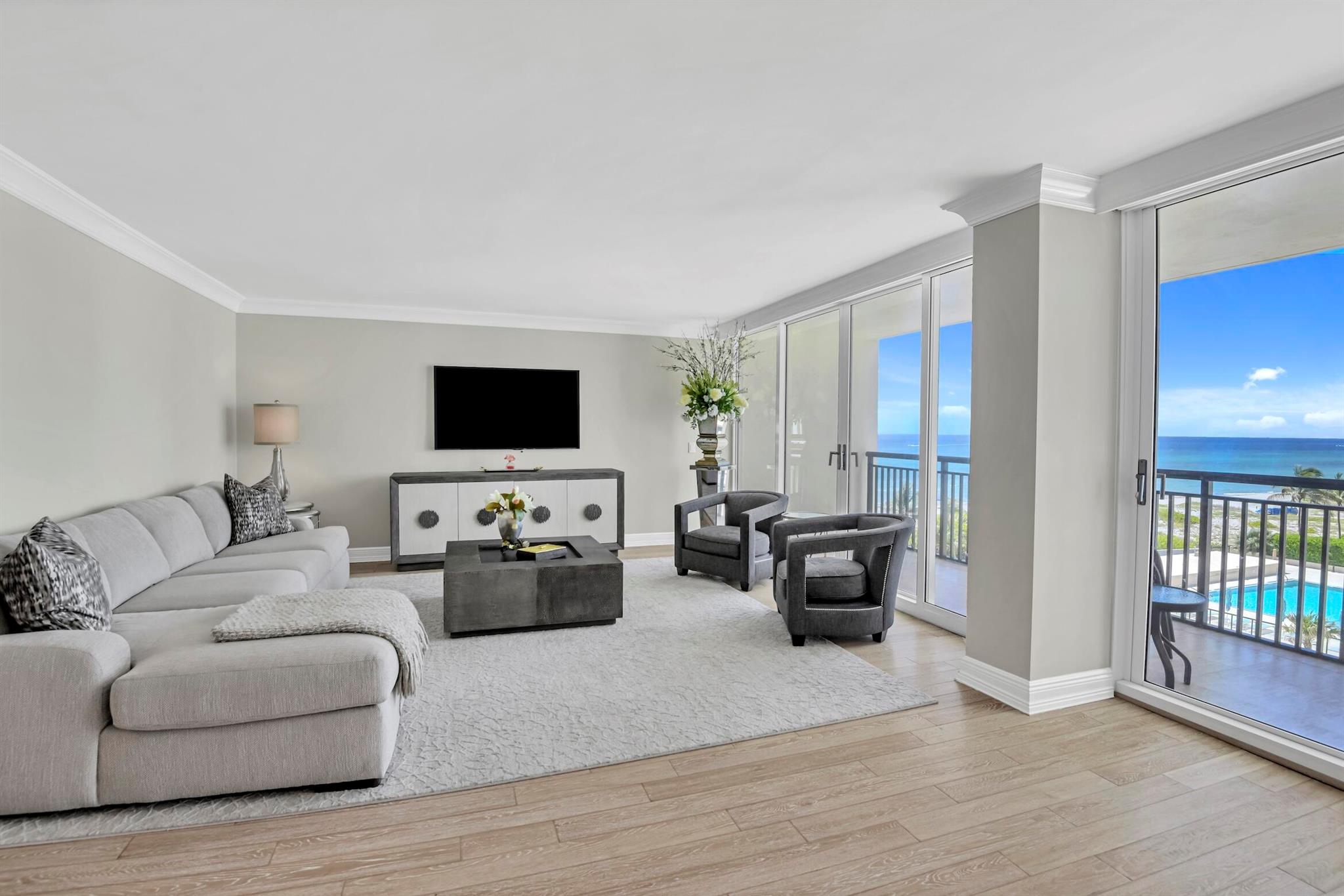 WHITEHALL CONDOMINIUM 32-47-43, SLY 100 FT OF GOV - Residential