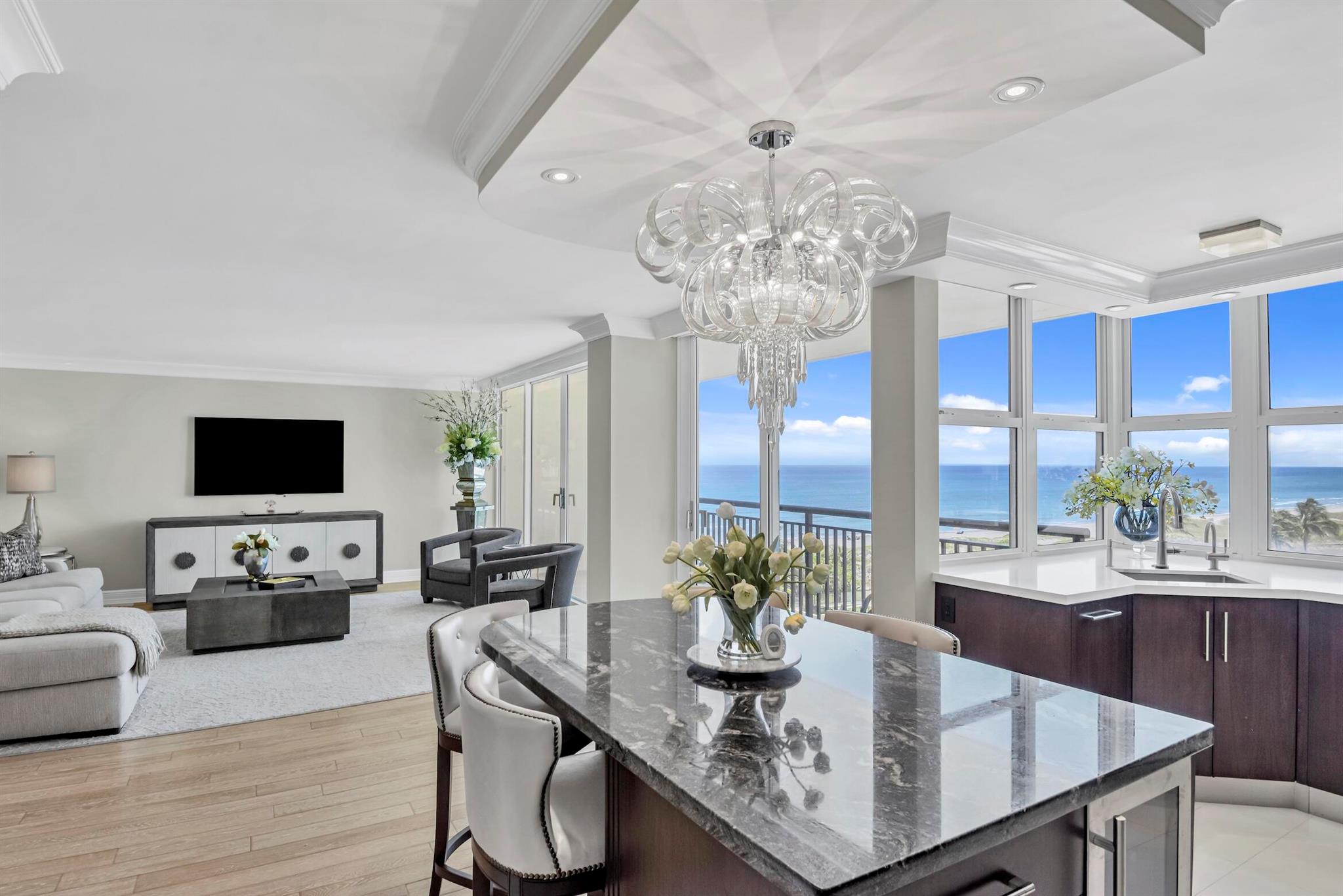 WHITEHALL CONDOMINIUM 32-47-43, SLY 100 FT OF GOV - Residential