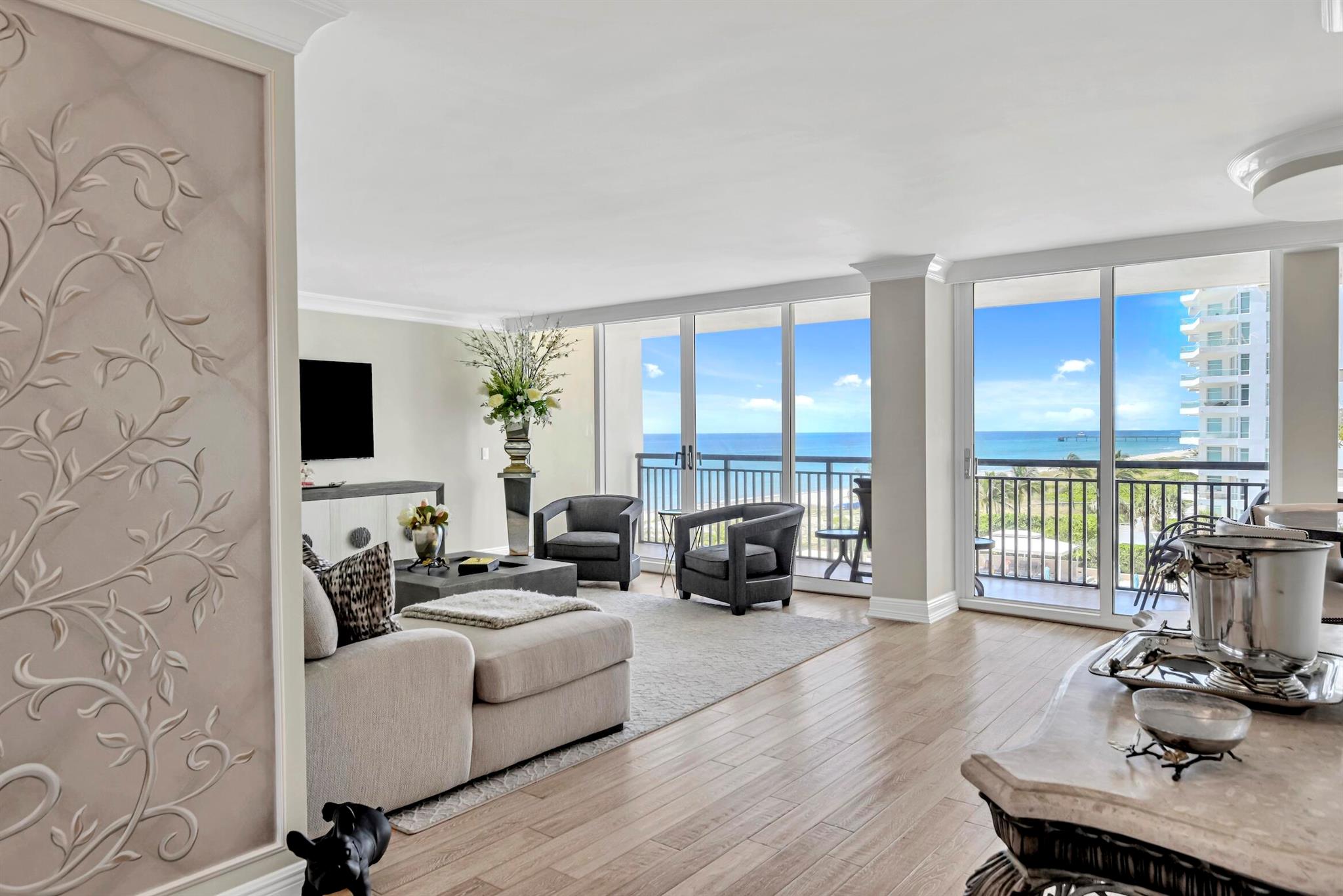 WHITEHALL CONDOMINIUM 32-47-43, SLY 100 FT OF GOV - Residential