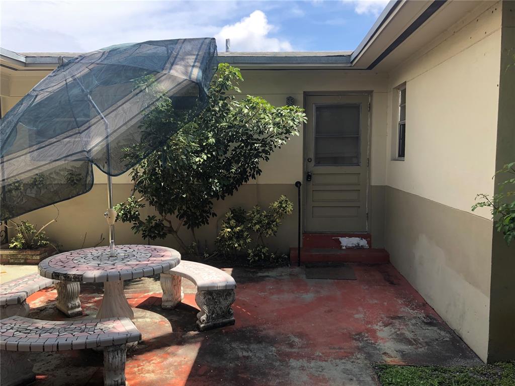 HOLLYWOOD - Residential Lease