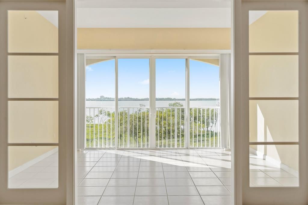 Photo of 28 Harbour Isle Drive W #302, Fort Pierce, FL 34949 (MLS # R10738484)