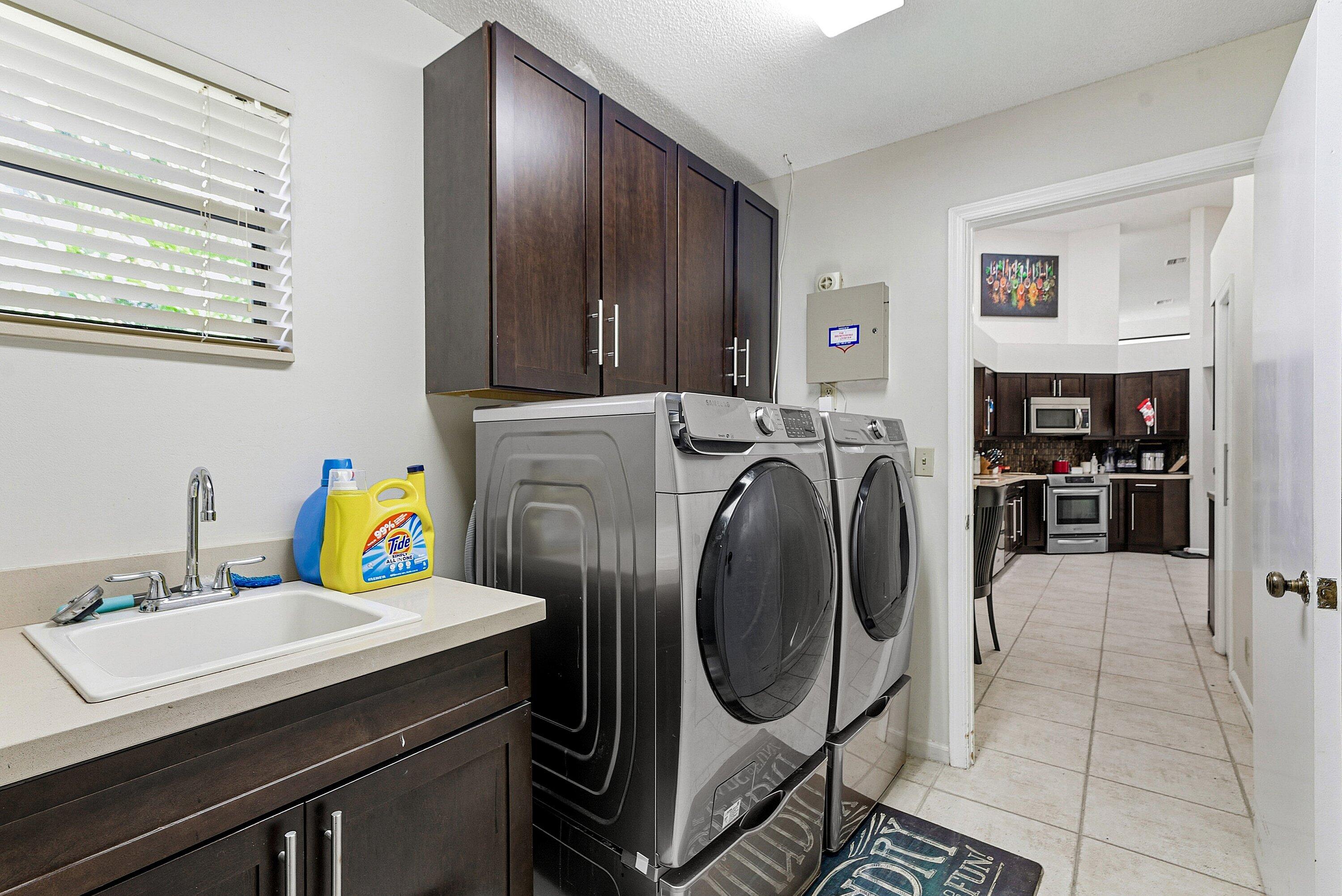 BREAKERS WEST 6 - Residential