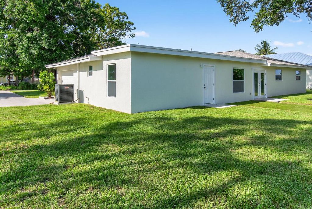 Photo of 6830 2nd Street, Jupiter, FL 33458 (MLS # R11102267)