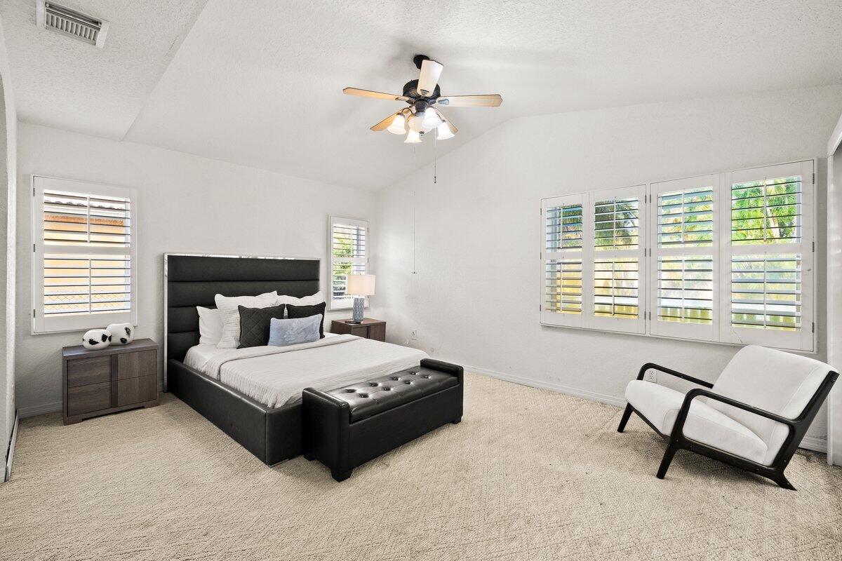 HEFTLER HOMES AT PEMBROKE SHORES - Residential