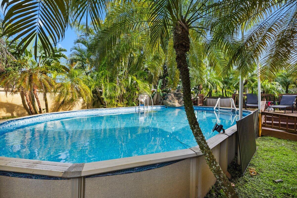 HEFTLER HOMES AT PEMBROKE SHORES - Residential