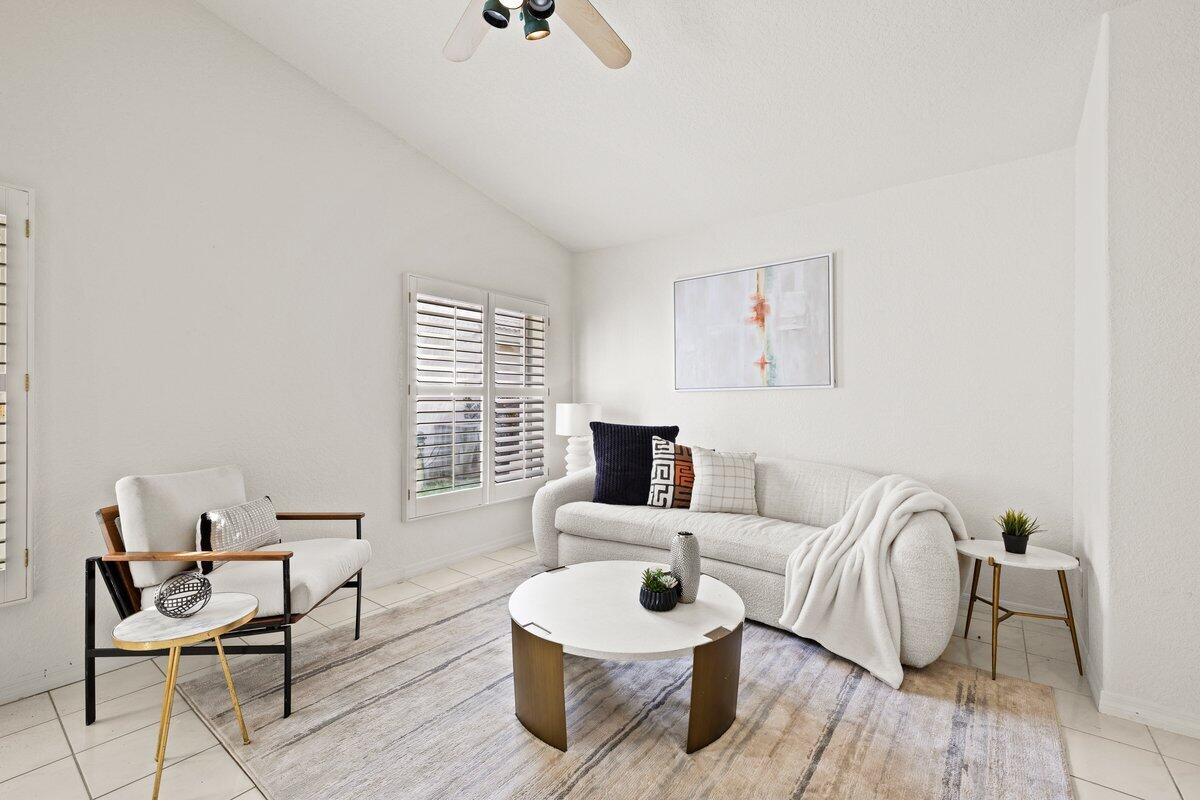 HEFTLER HOMES AT PEMBROKE SHORES - Residential