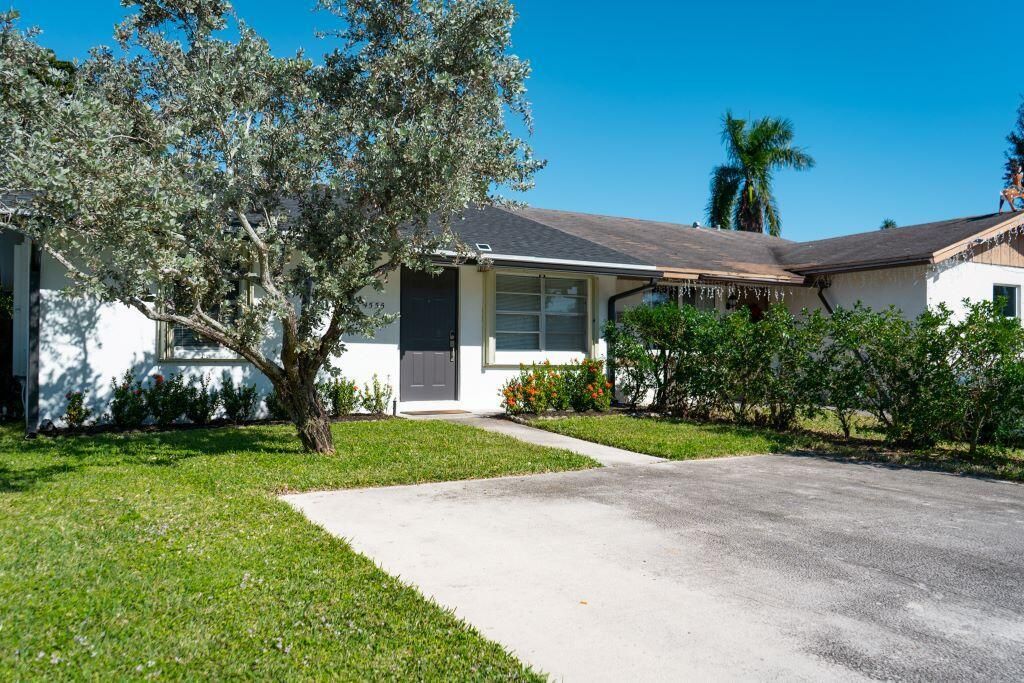 Photo of 4555 Arthur Street, Palm Beach Gardens, FL 33418 (MLS # R11040247)