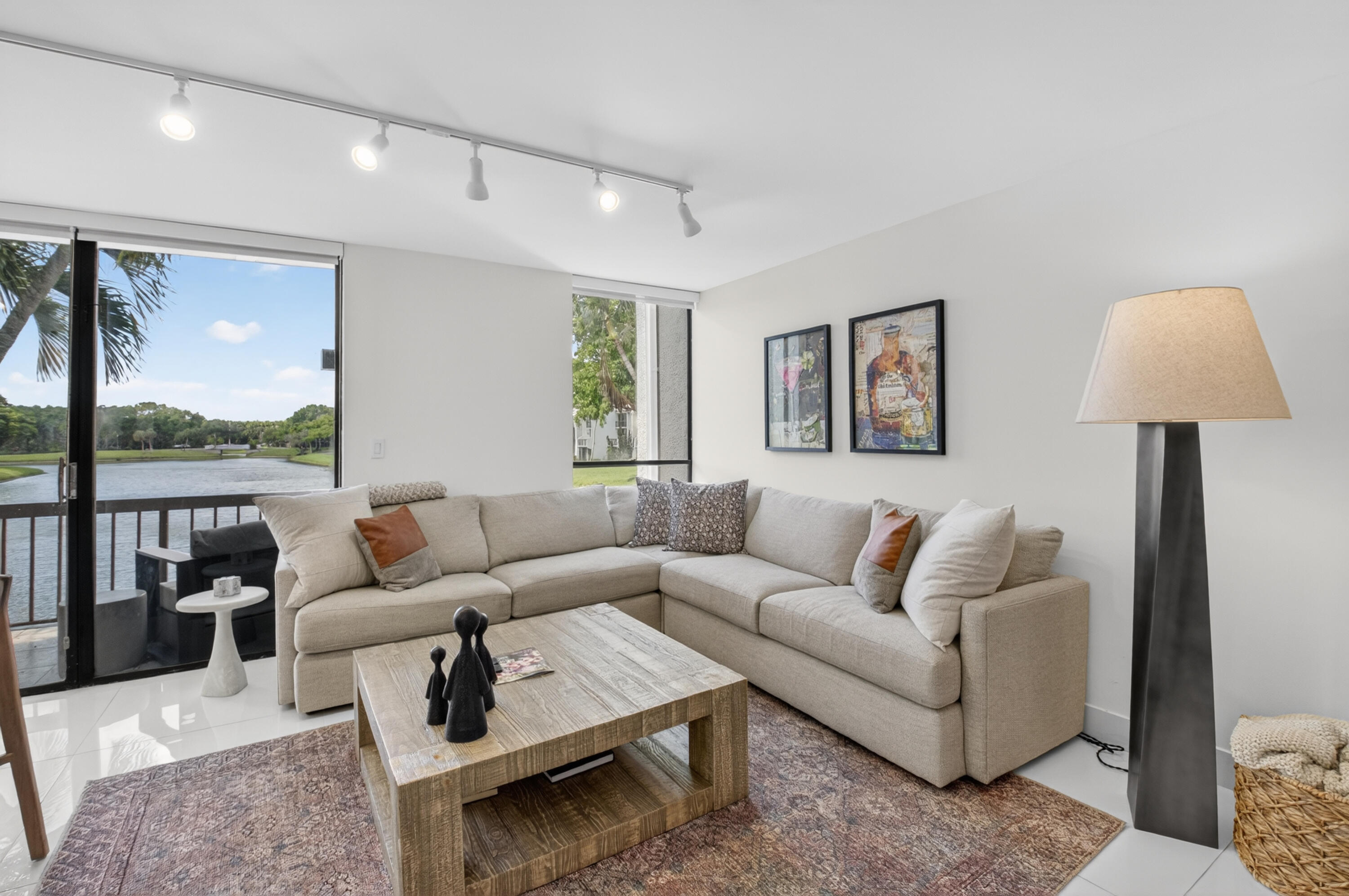 Bridgewood Townhouse - Residential